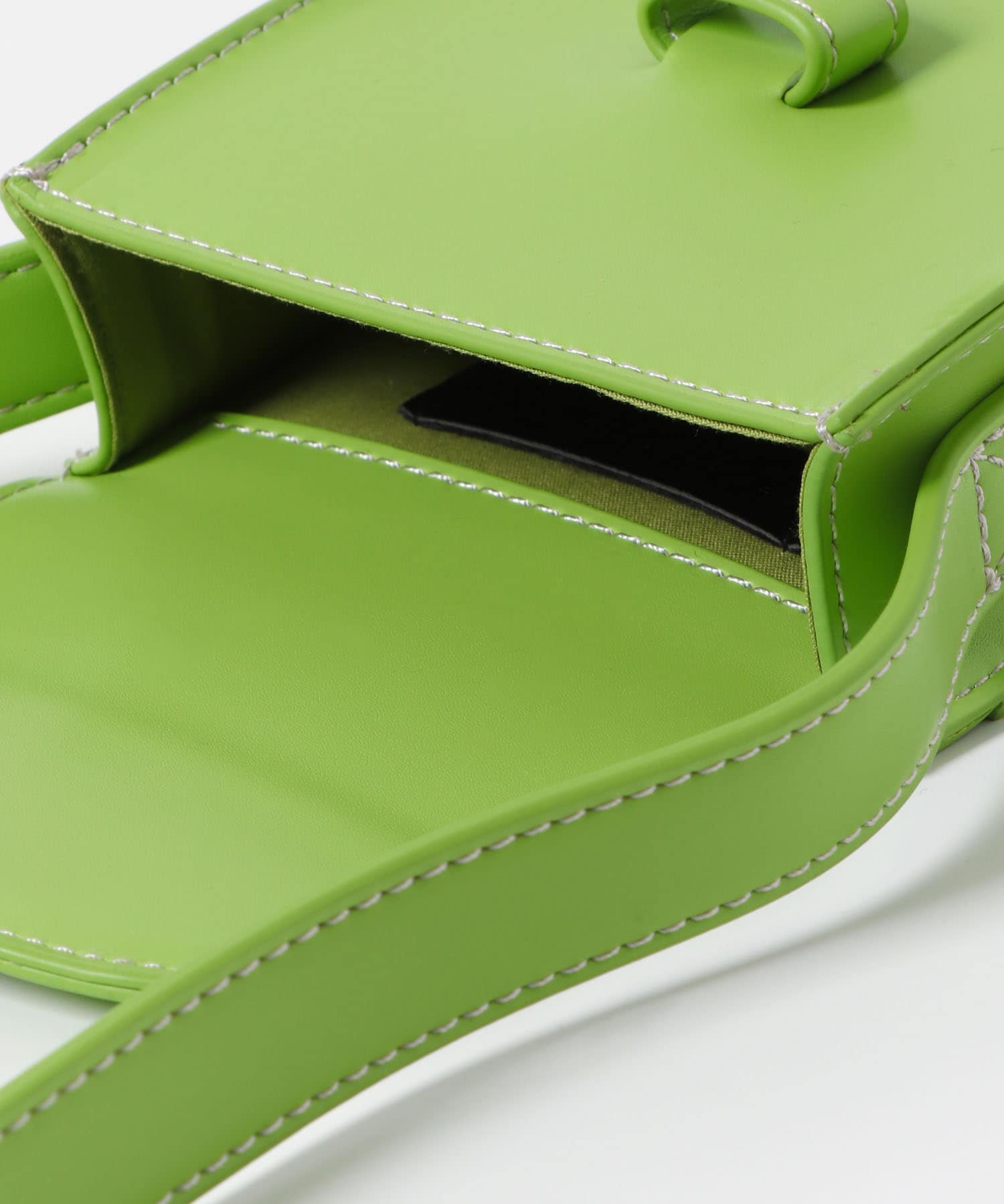 『ユニセックス』フェイクレザーフラップミニショルダー GREEN one