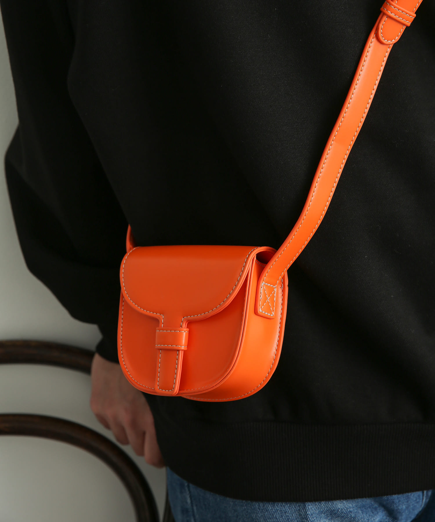 『ユニセックス』フェイクレザーフラップミニショルダー ORANGE one