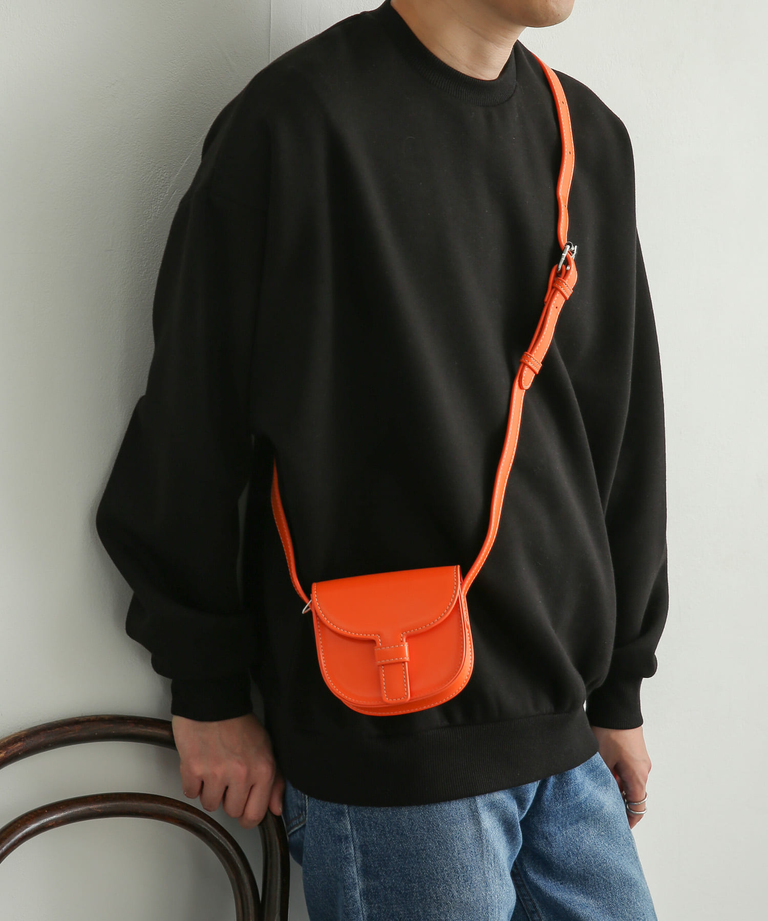 『ユニセックス』フェイクレザーフラップミニショルダー ORANGE one