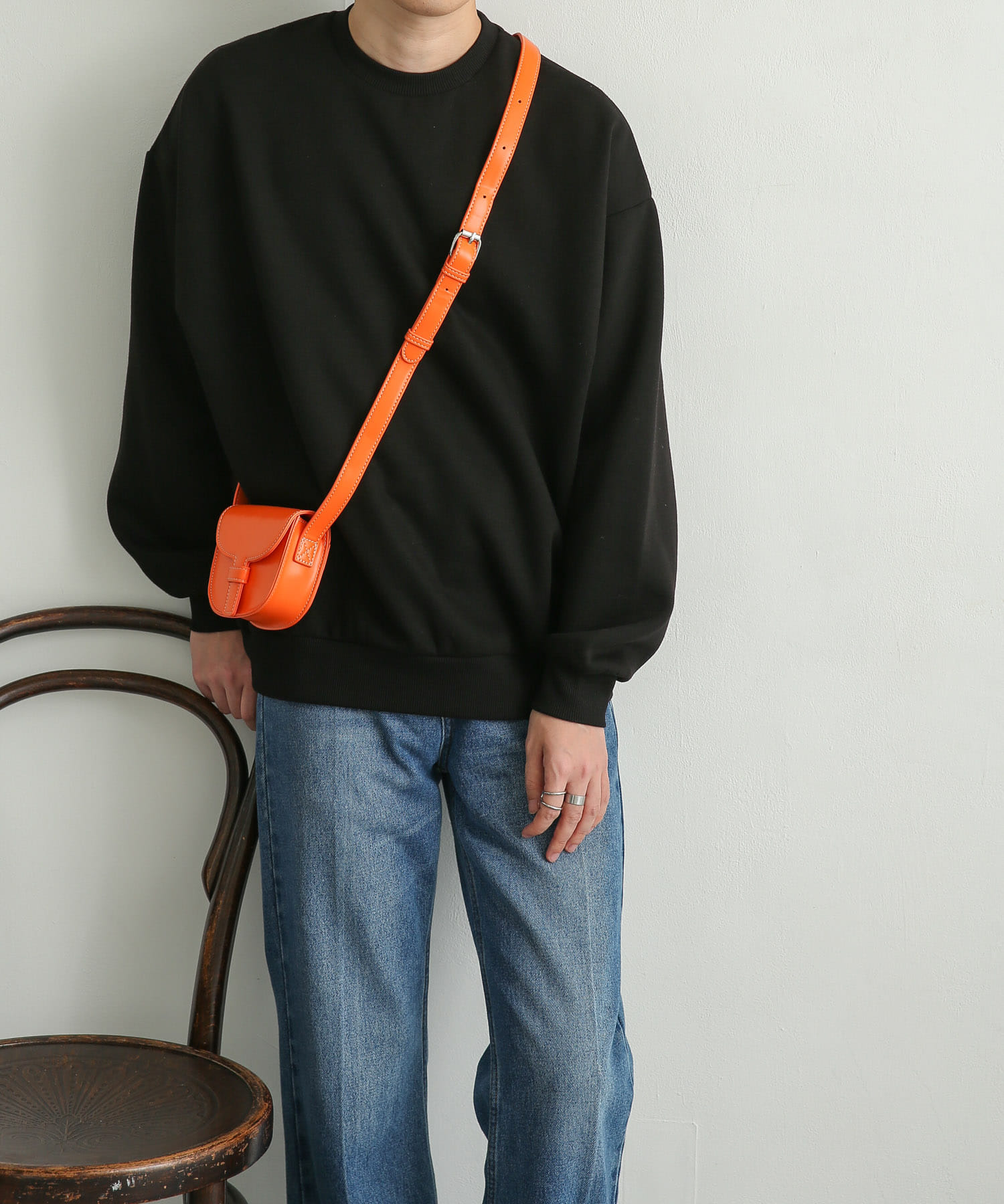 『ユニセックス』フェイクレザーフラップミニショルダー ORANGE one
