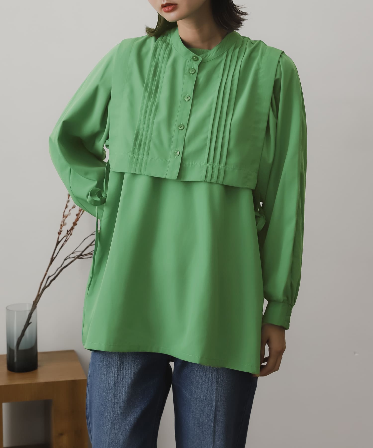 GREEN