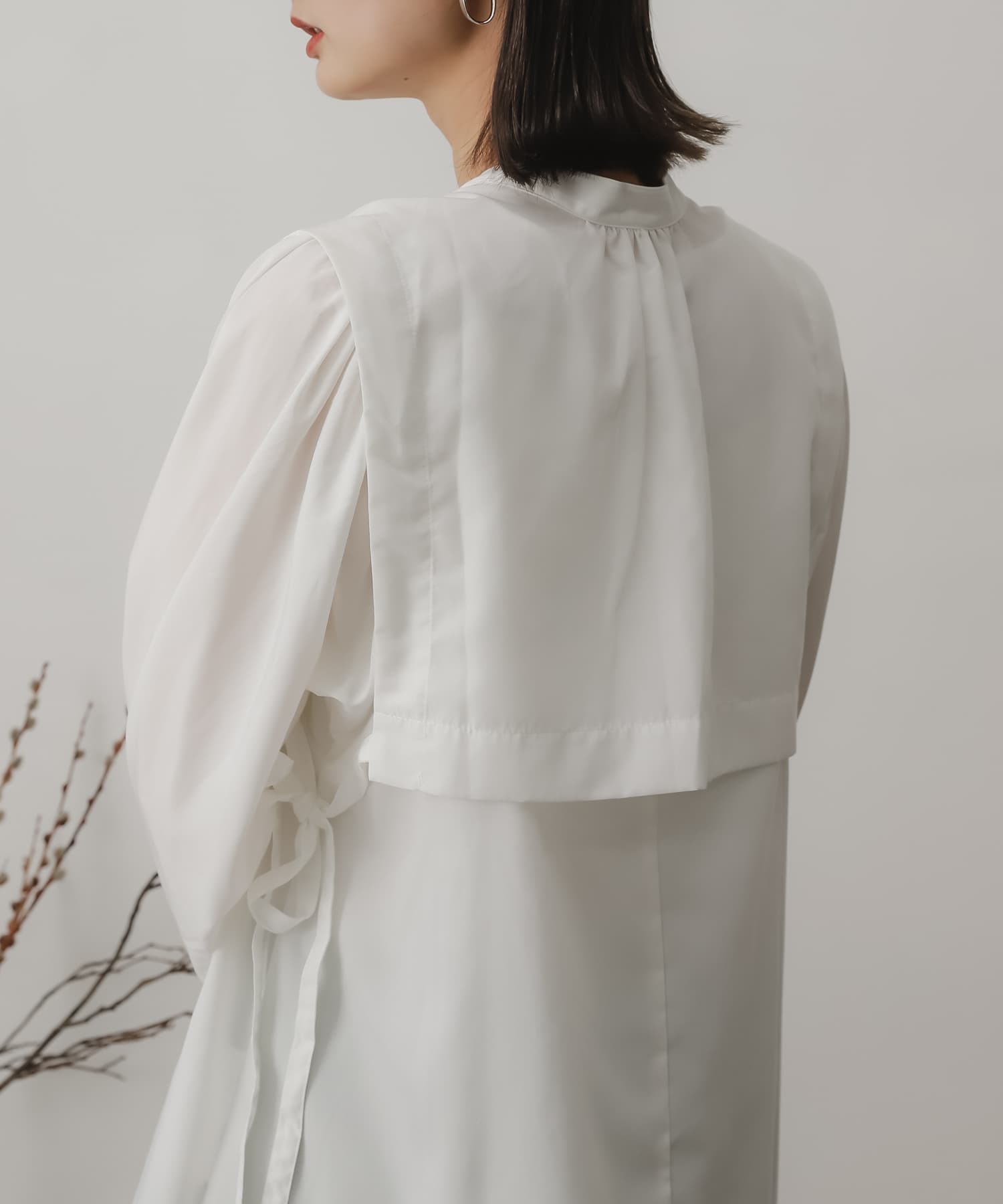 OFF WHITE