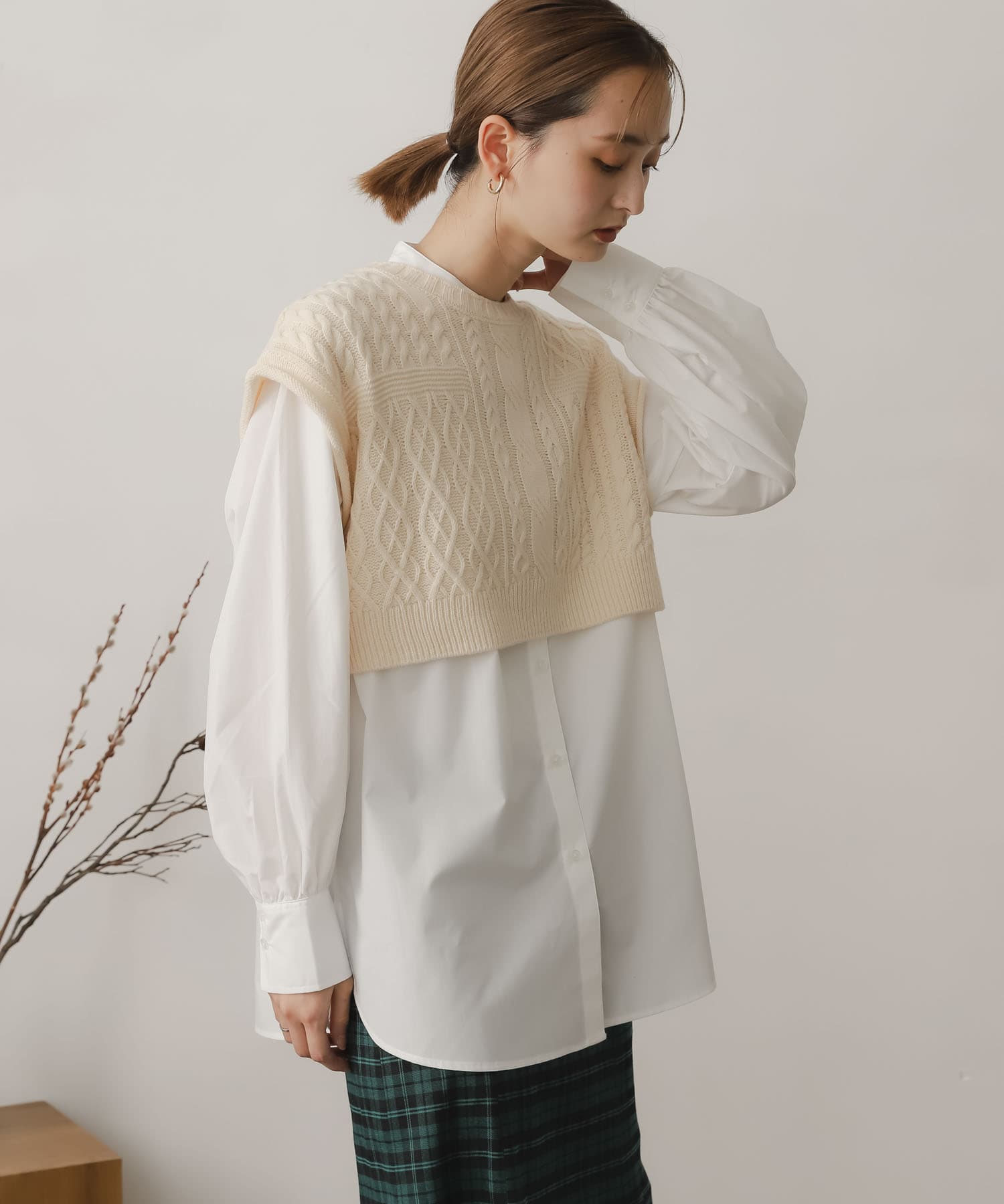 OFF WHITE