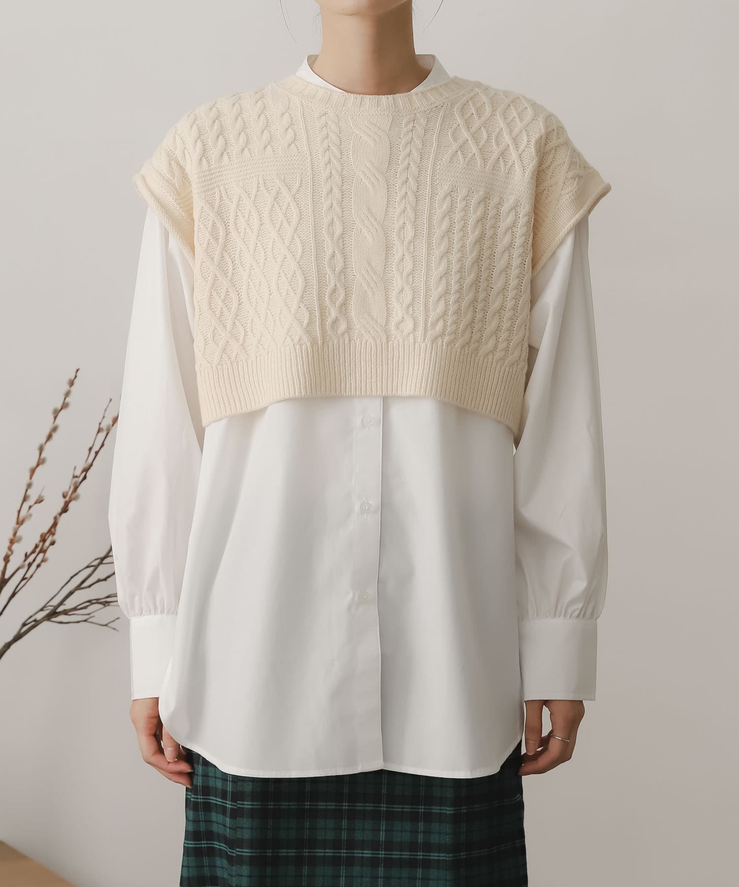 OFF WHITE
