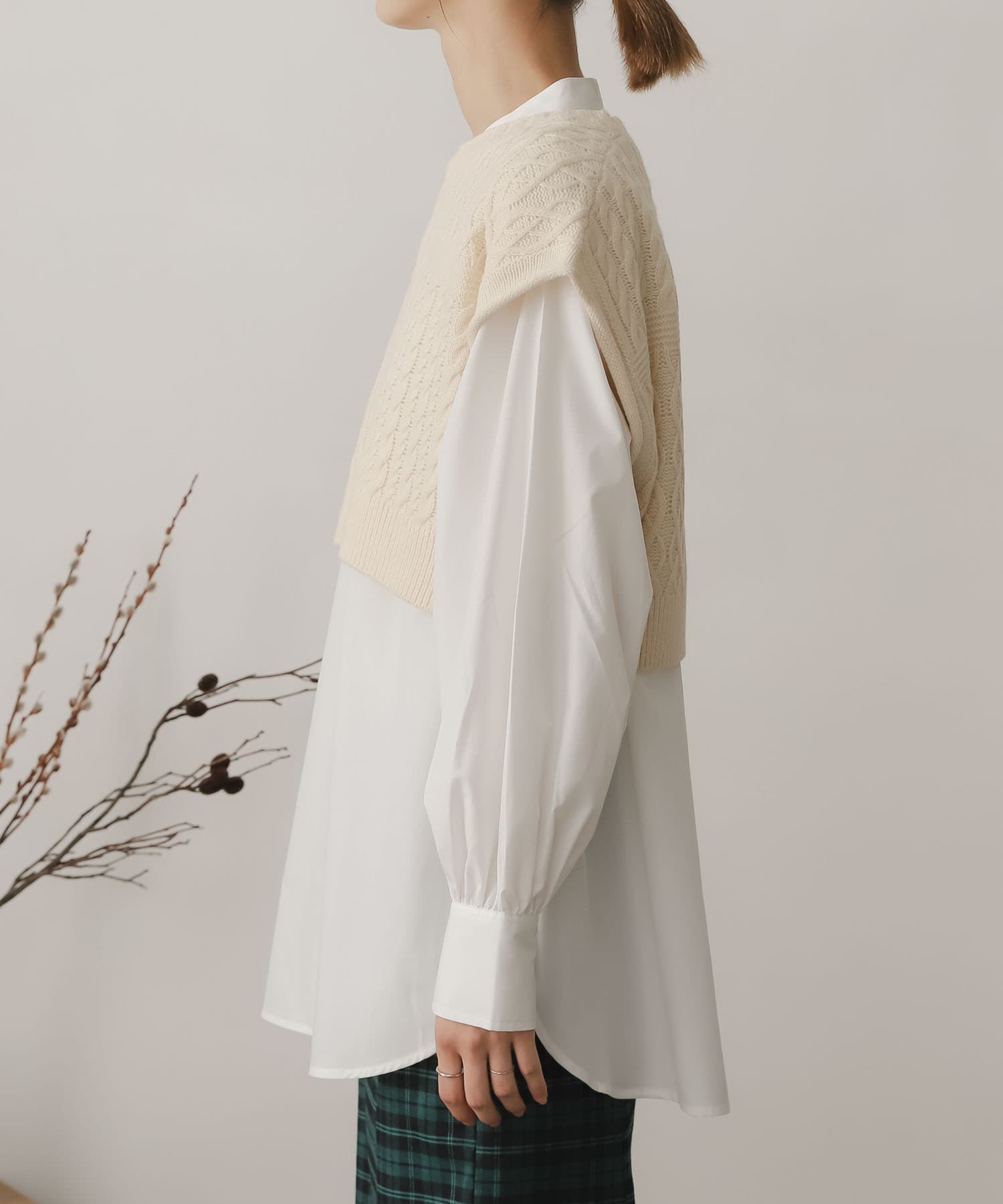 OFF WHITE