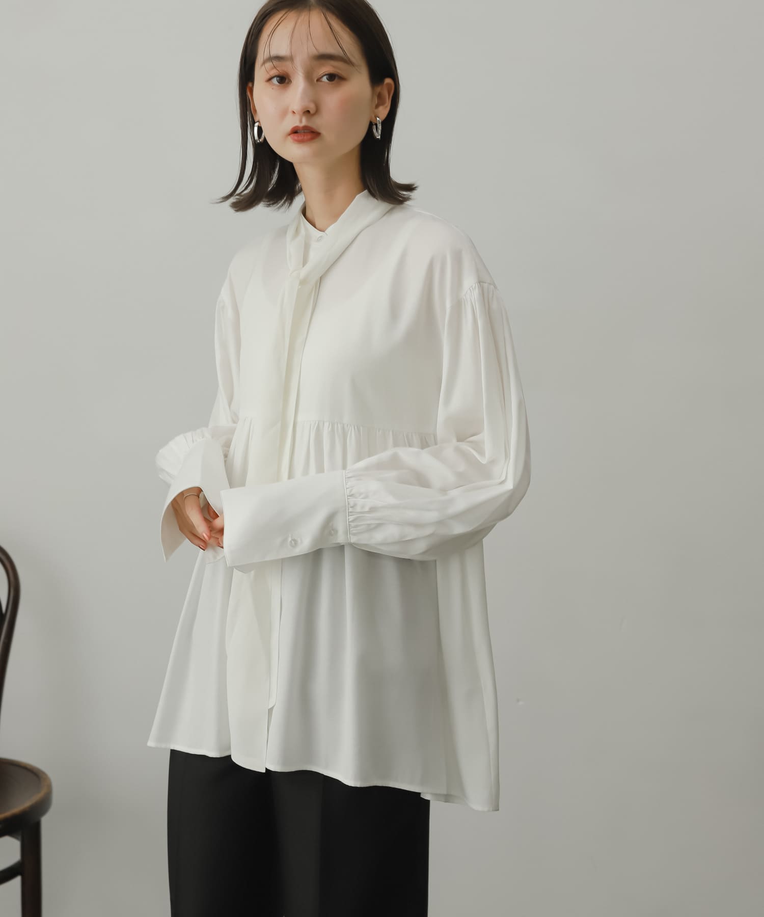 OFF WHITE
