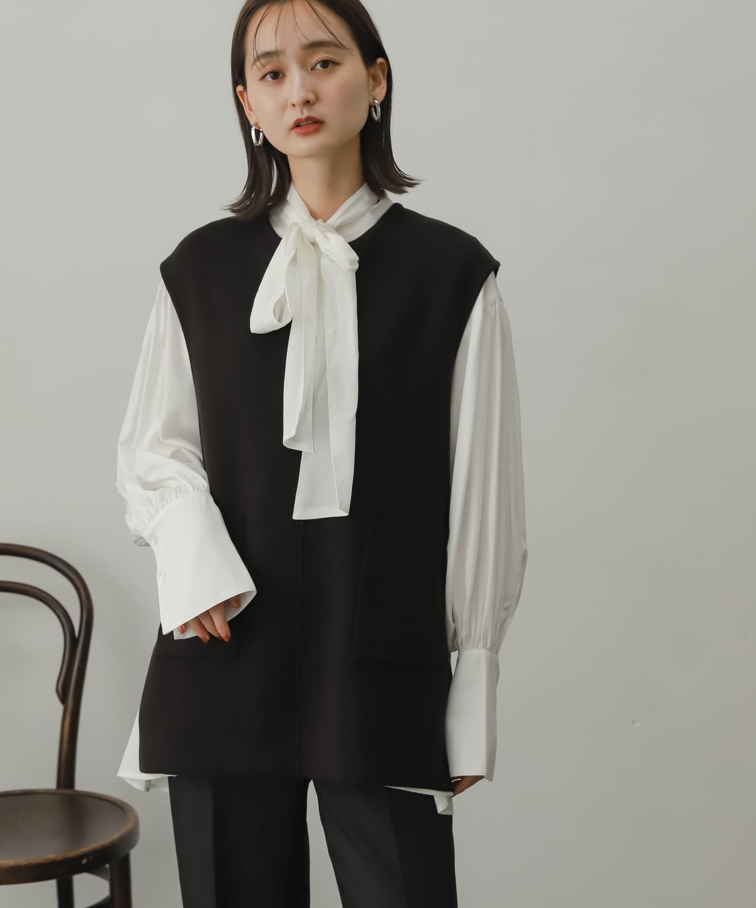 OFF WHITE