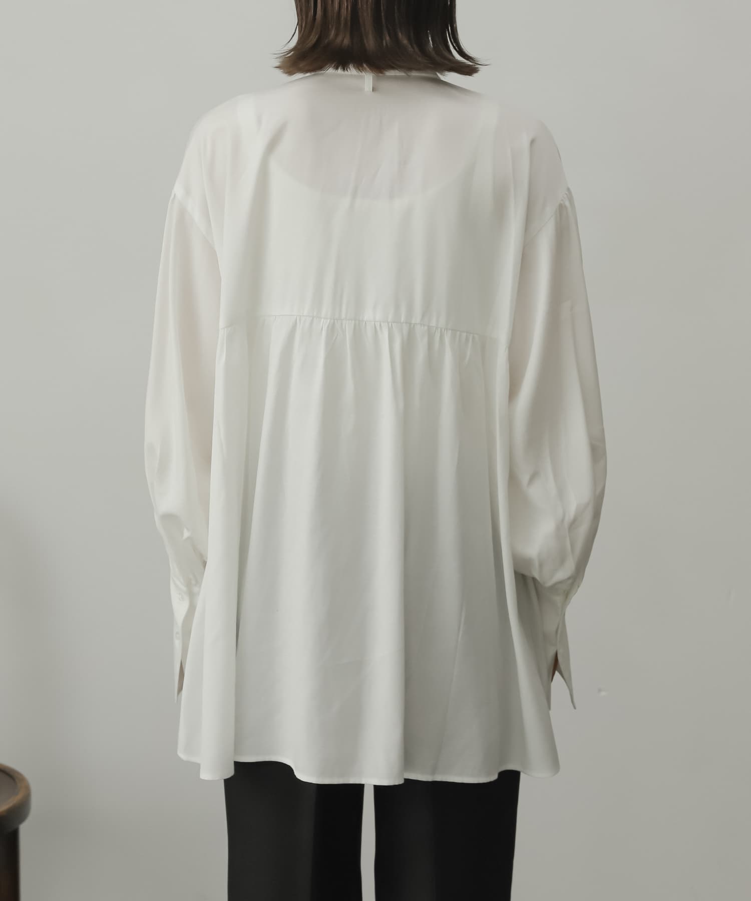 OFF WHITE