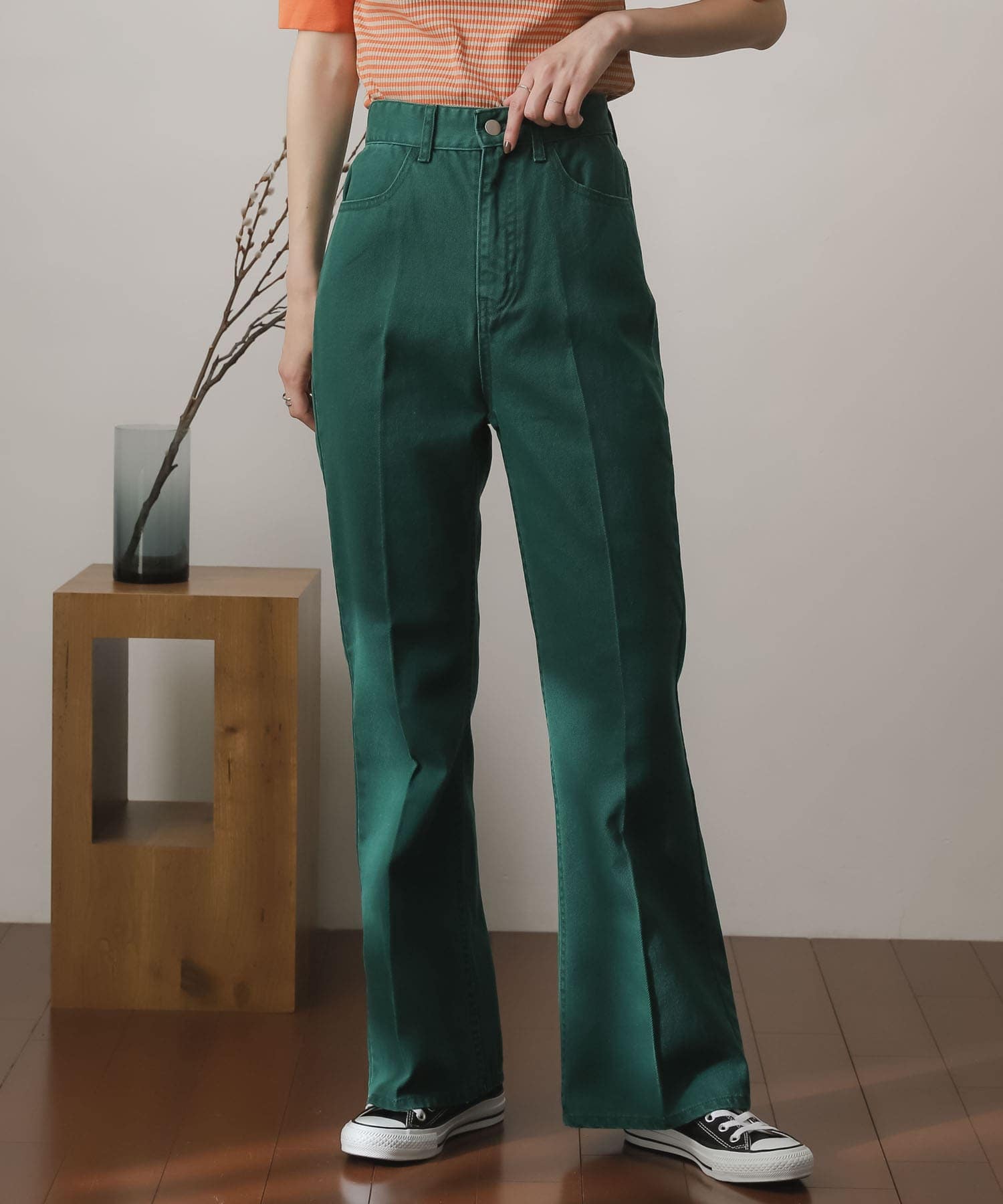 GREEN