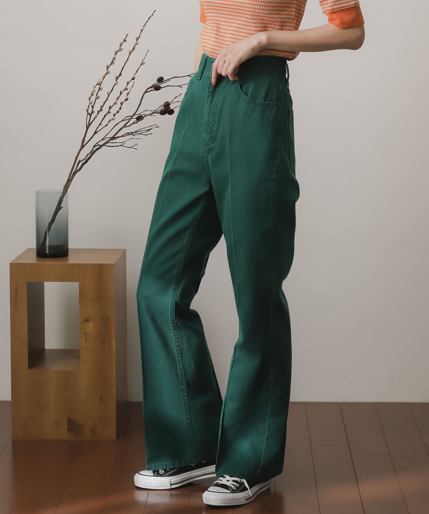 GREEN