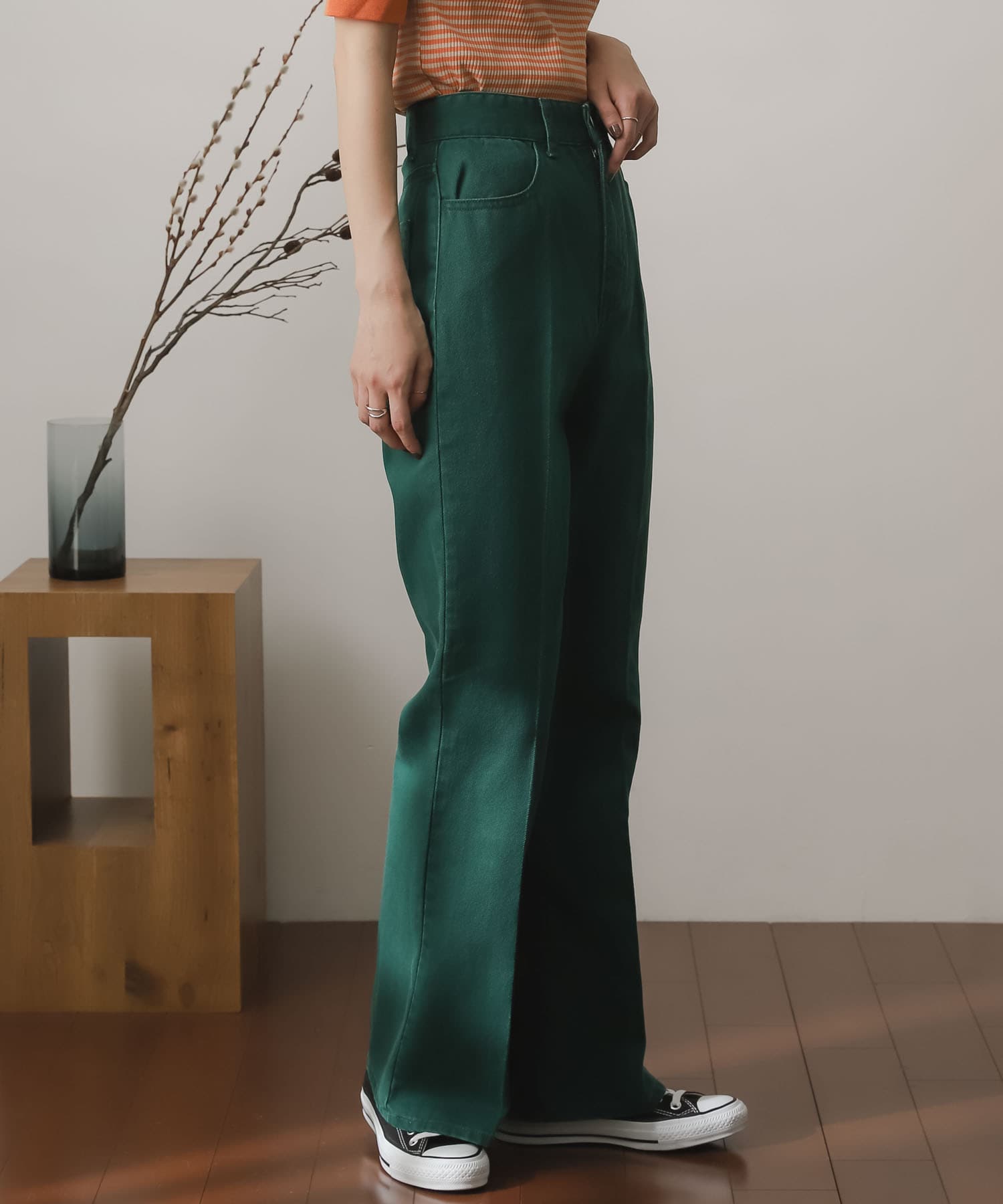 GREEN