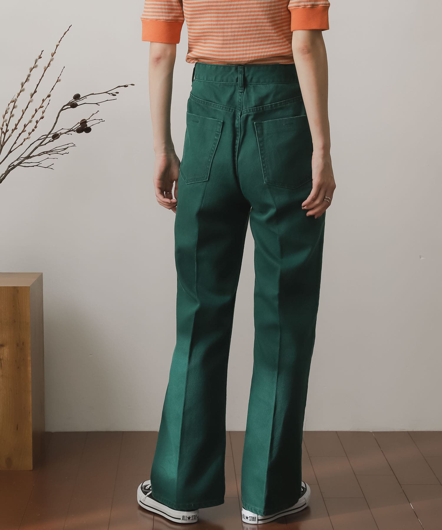 GREEN