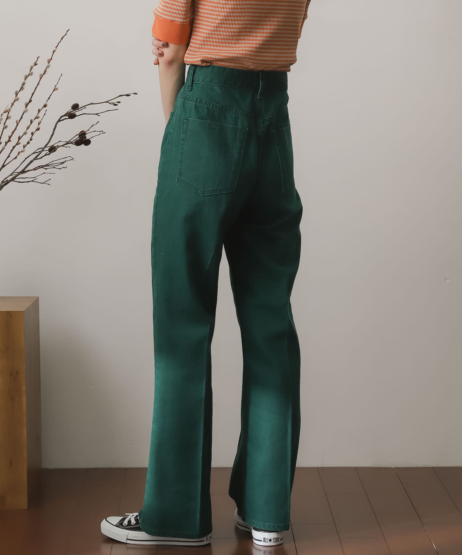 GREEN