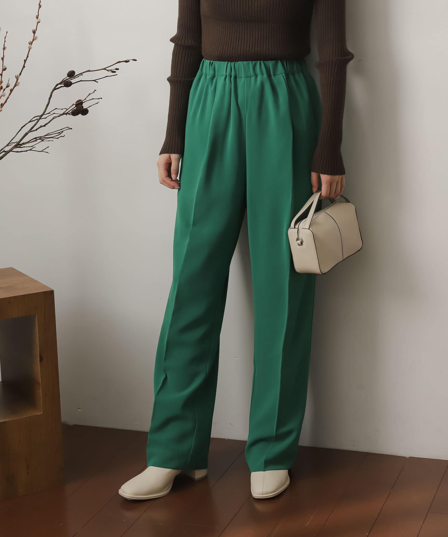 GREEN