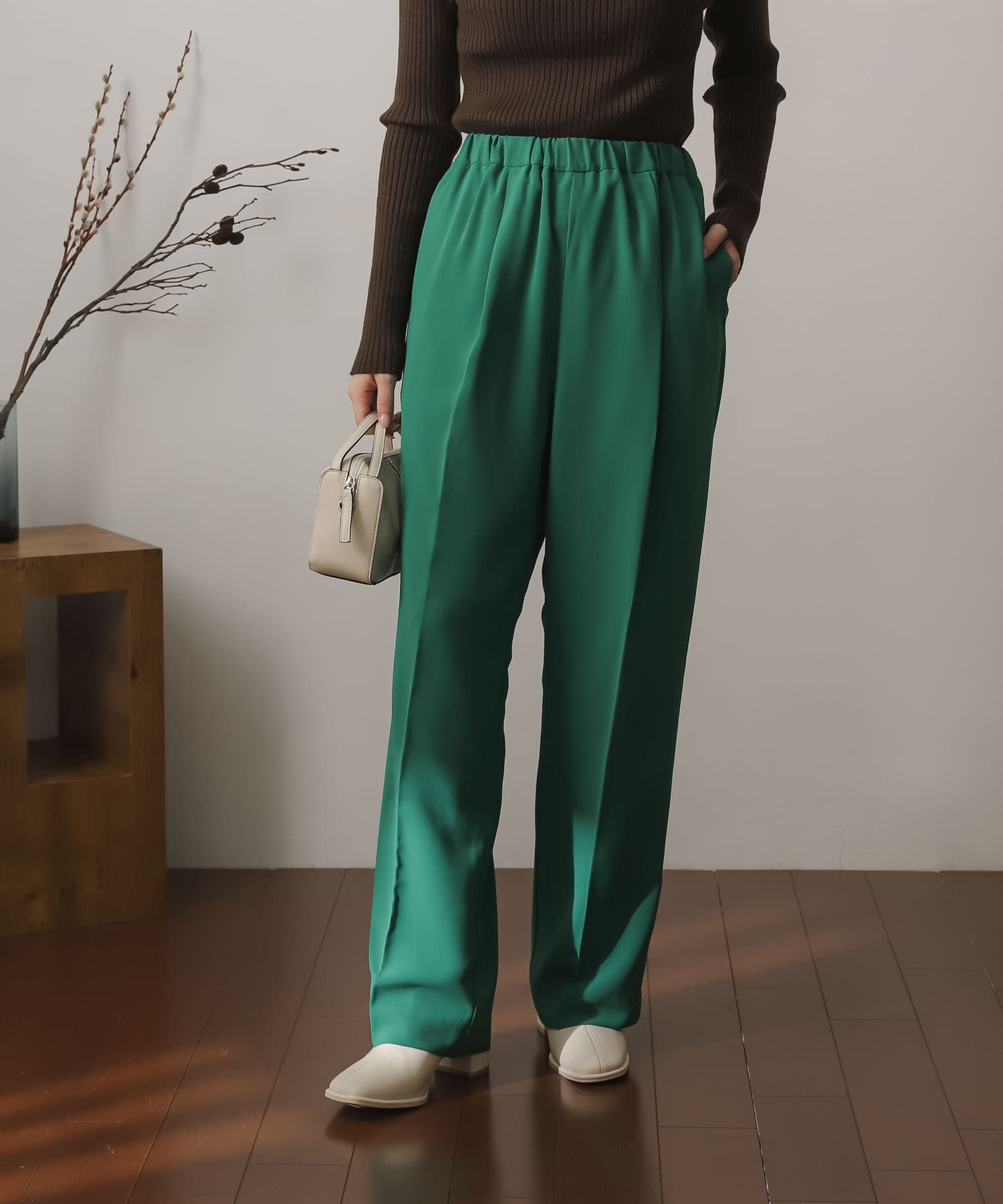 GREEN