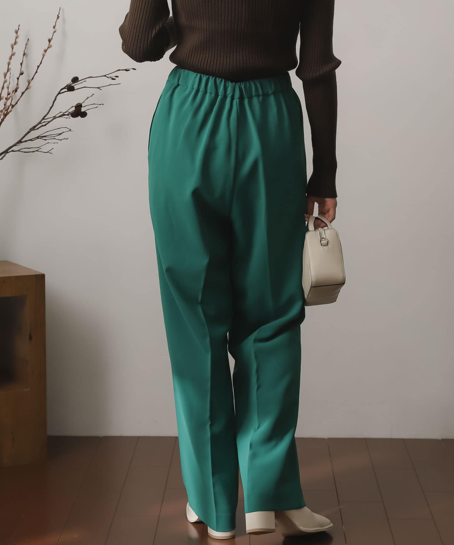 GREEN