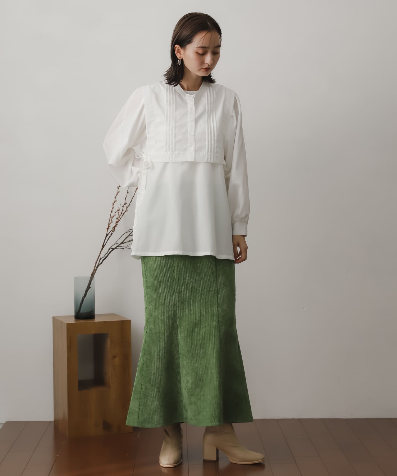 KHAKI