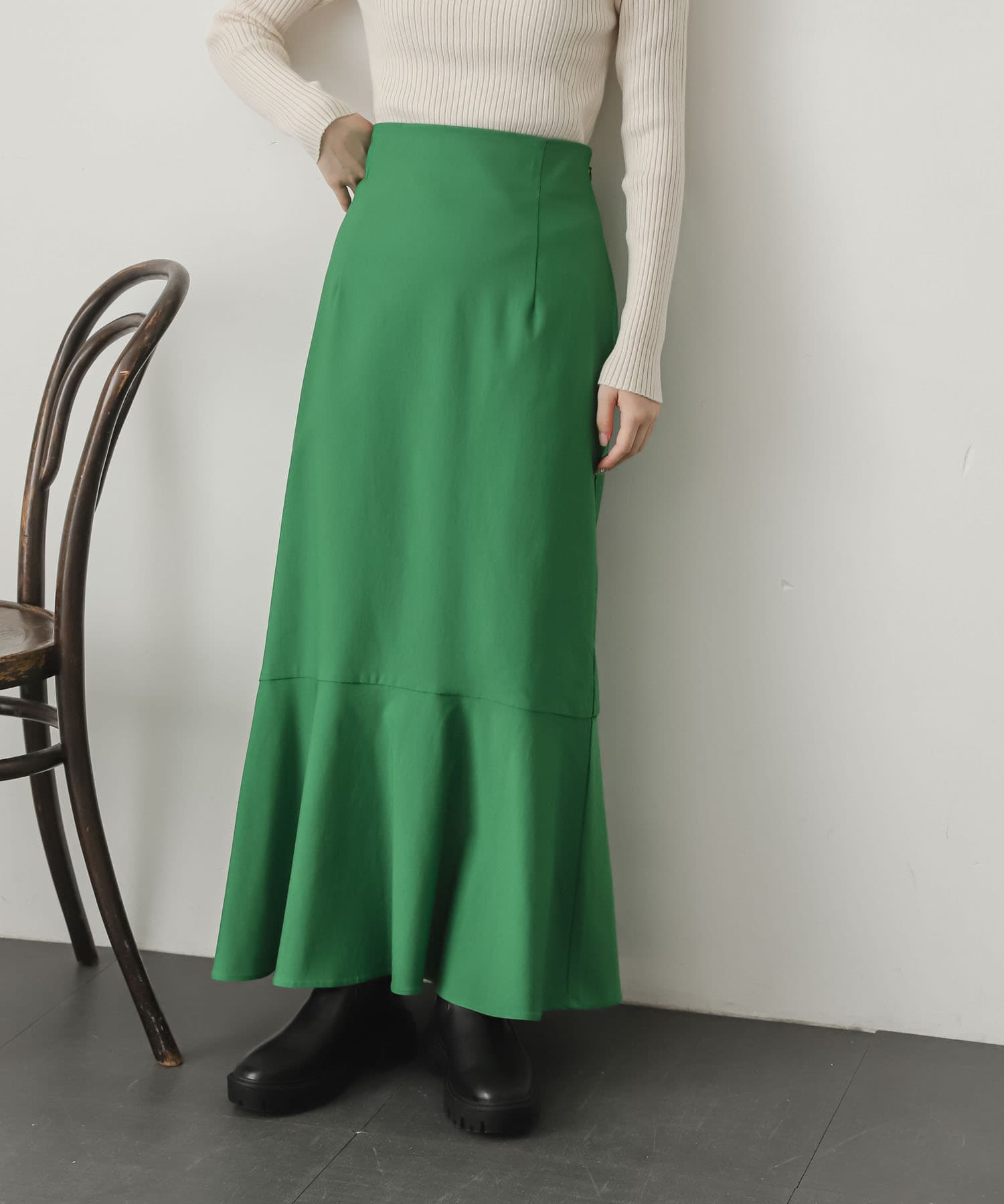 GREEN