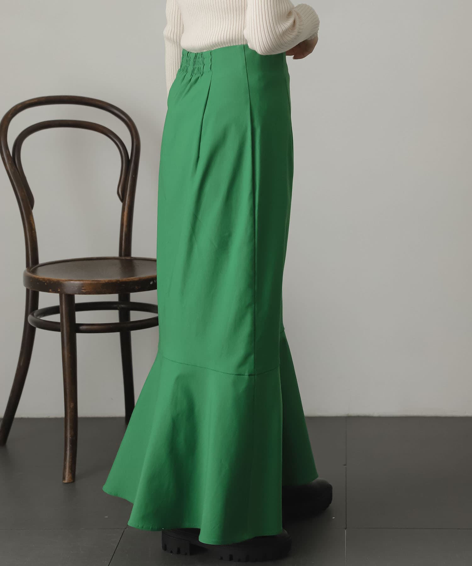 GREEN