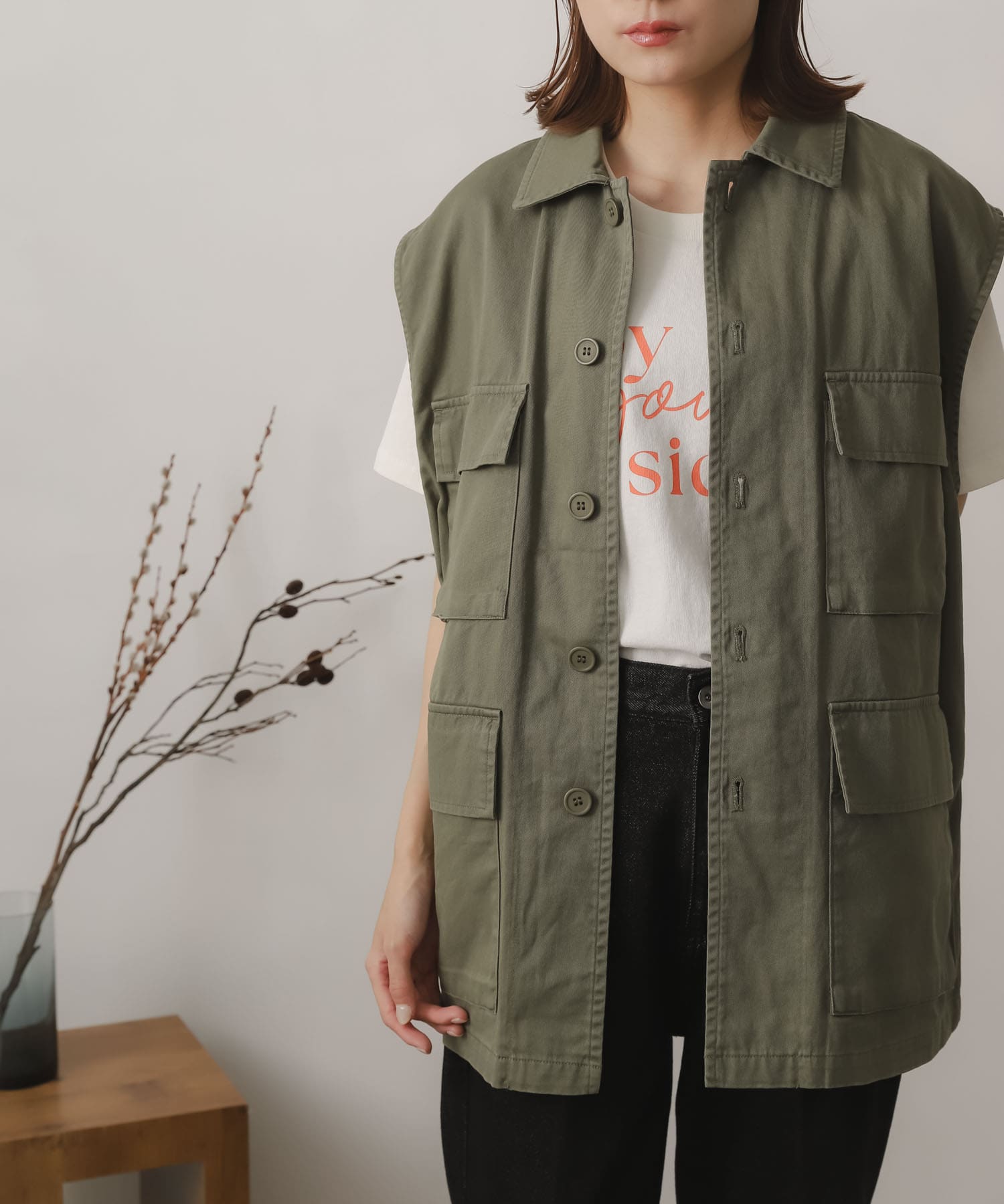 KHAKI
