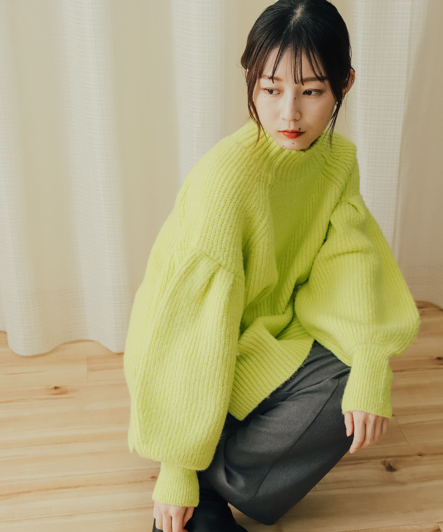 YELLOW