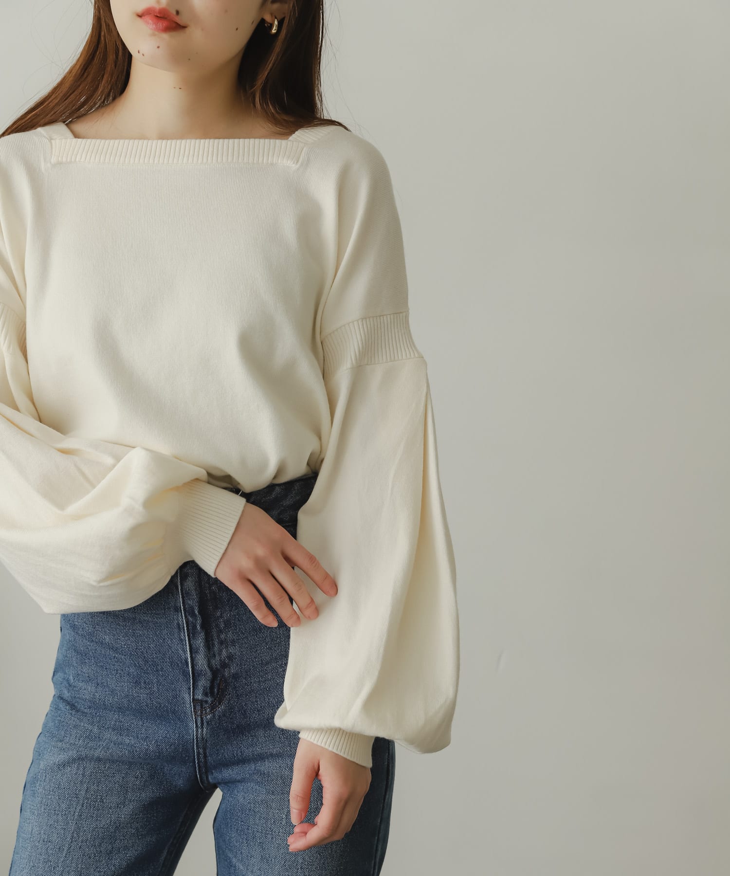 OFF WHITE