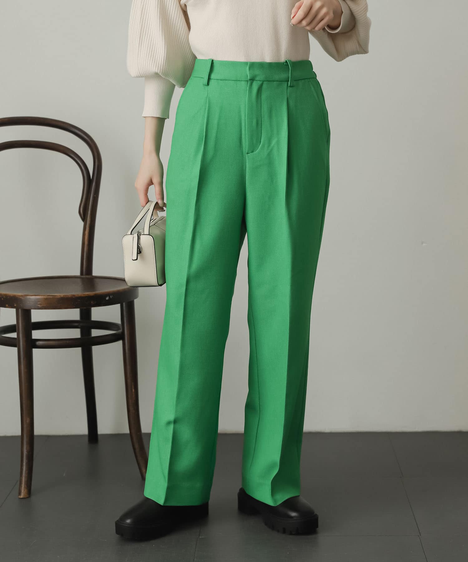 GREEN
