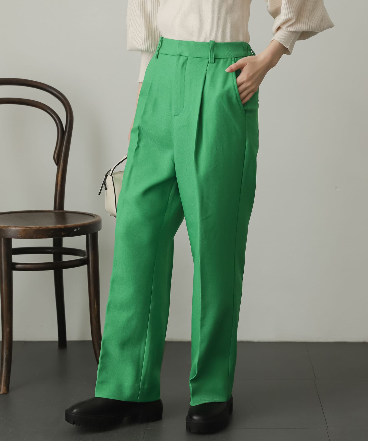GREEN