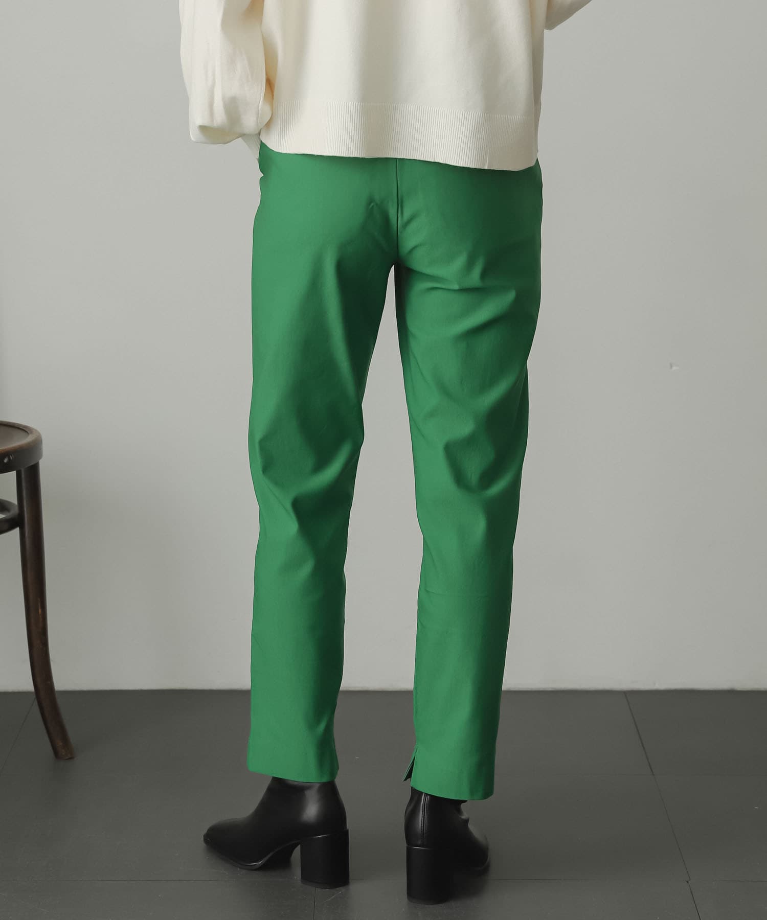 GREEN