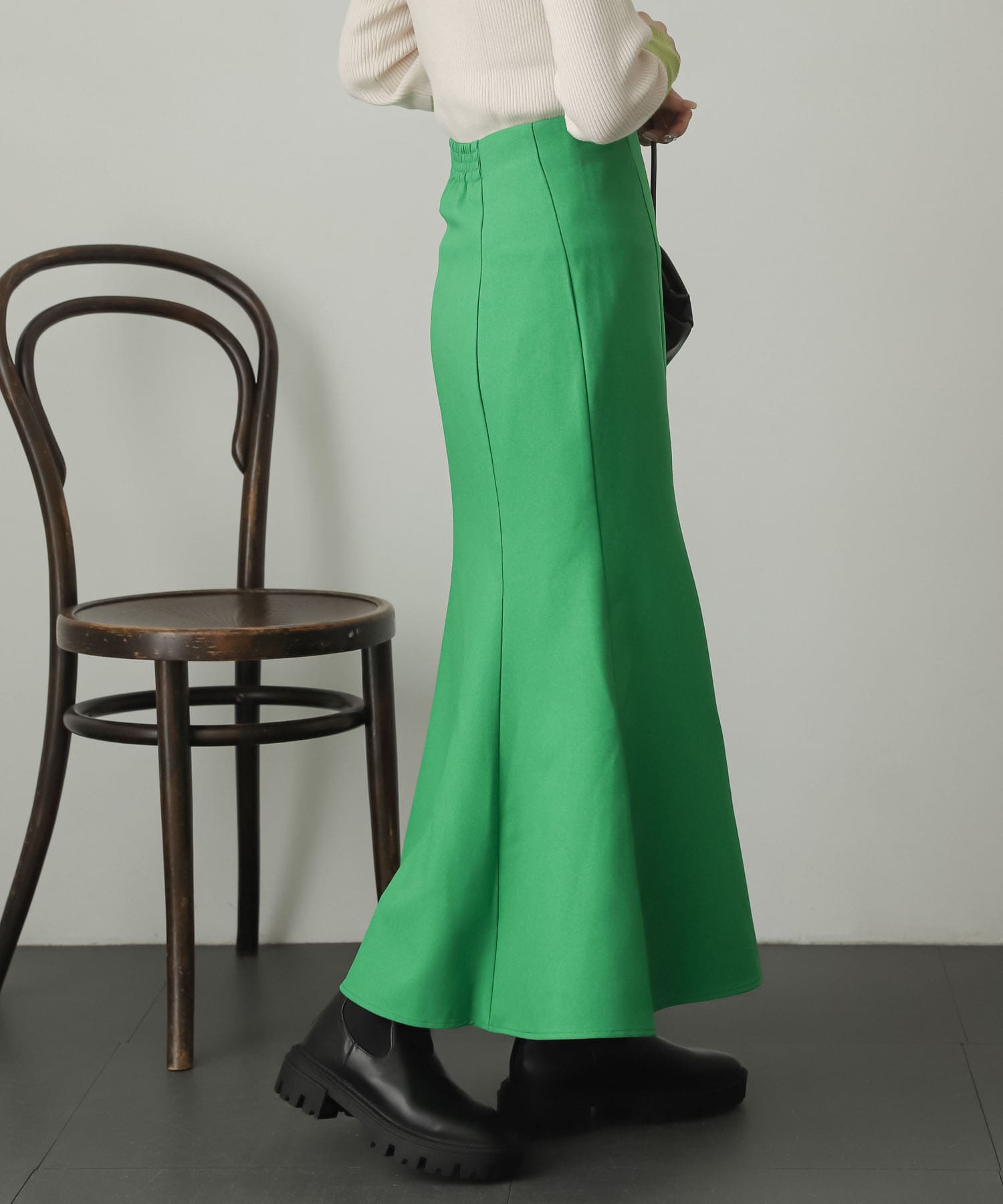 GREEN