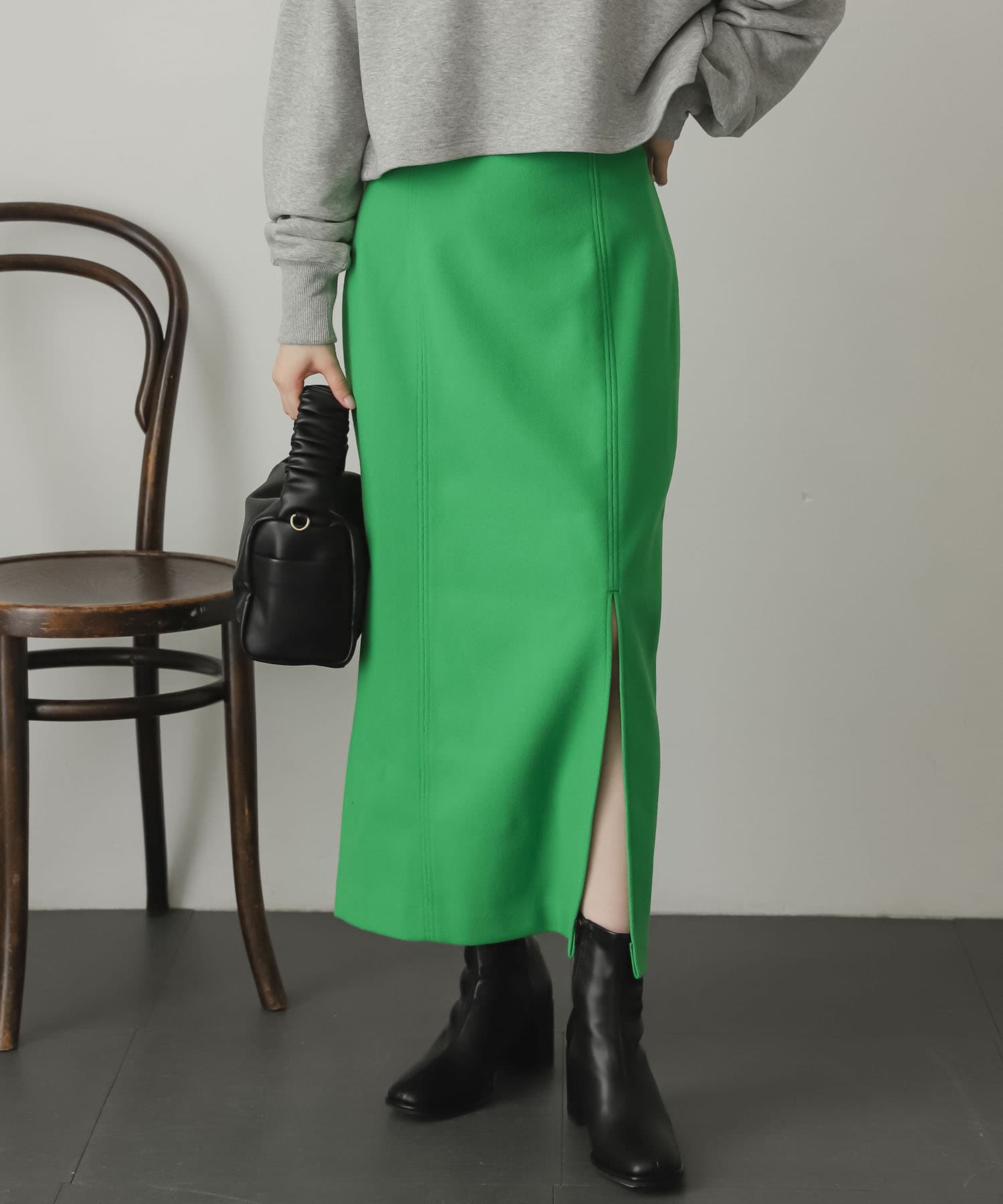 GREEN