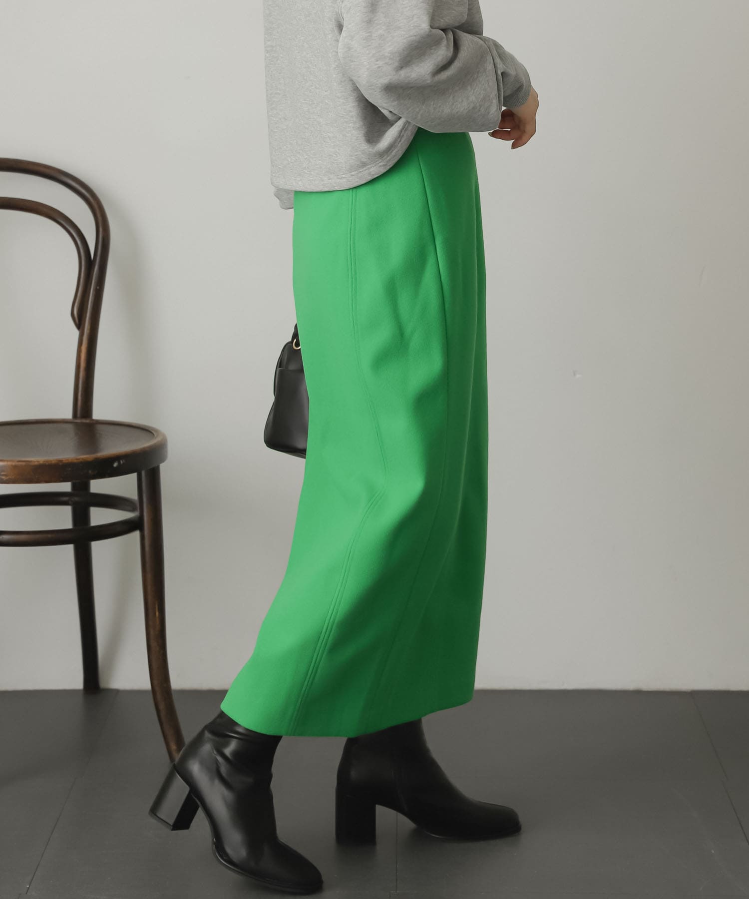 GREEN
