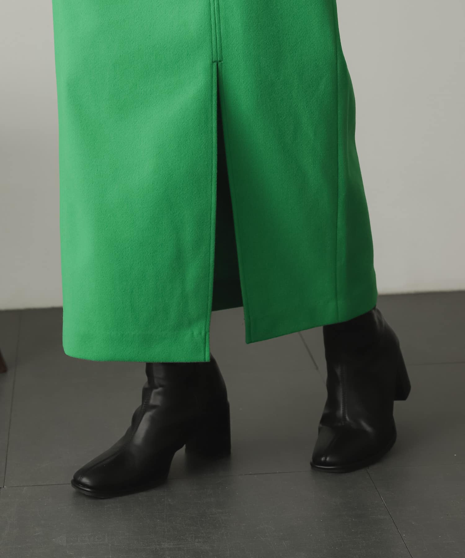 GREEN