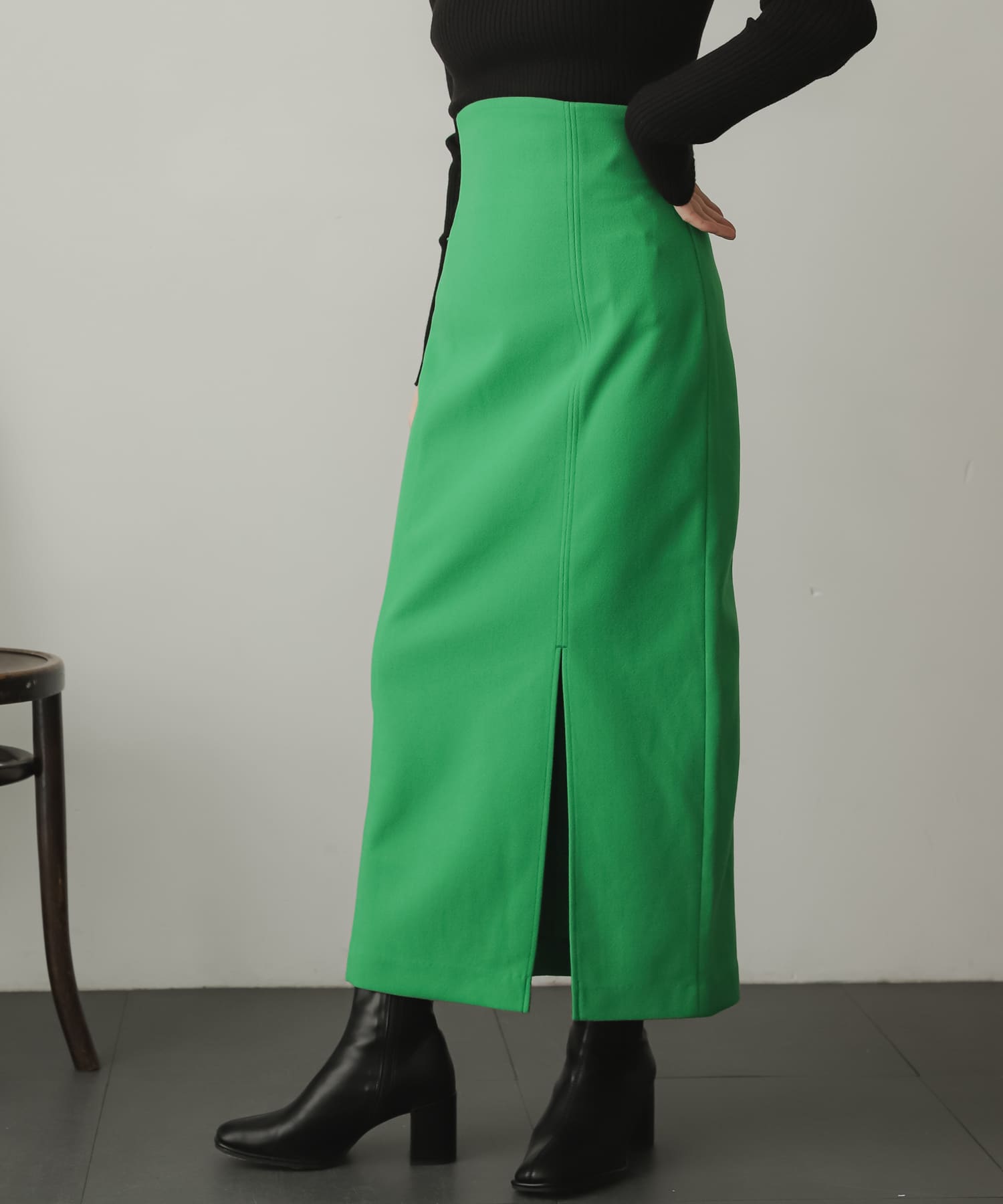 GREEN