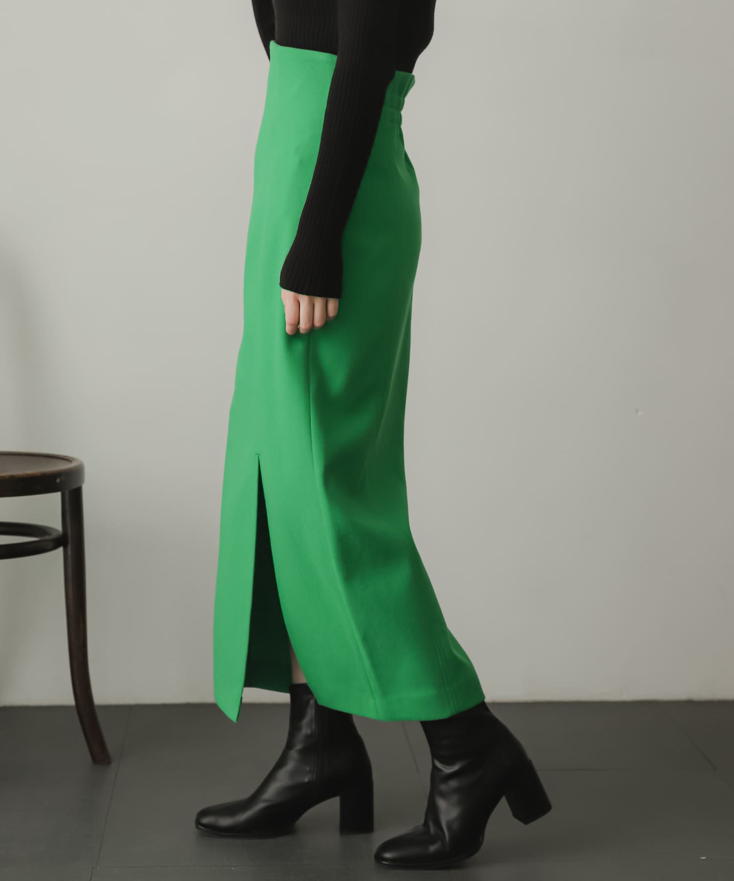 GREEN