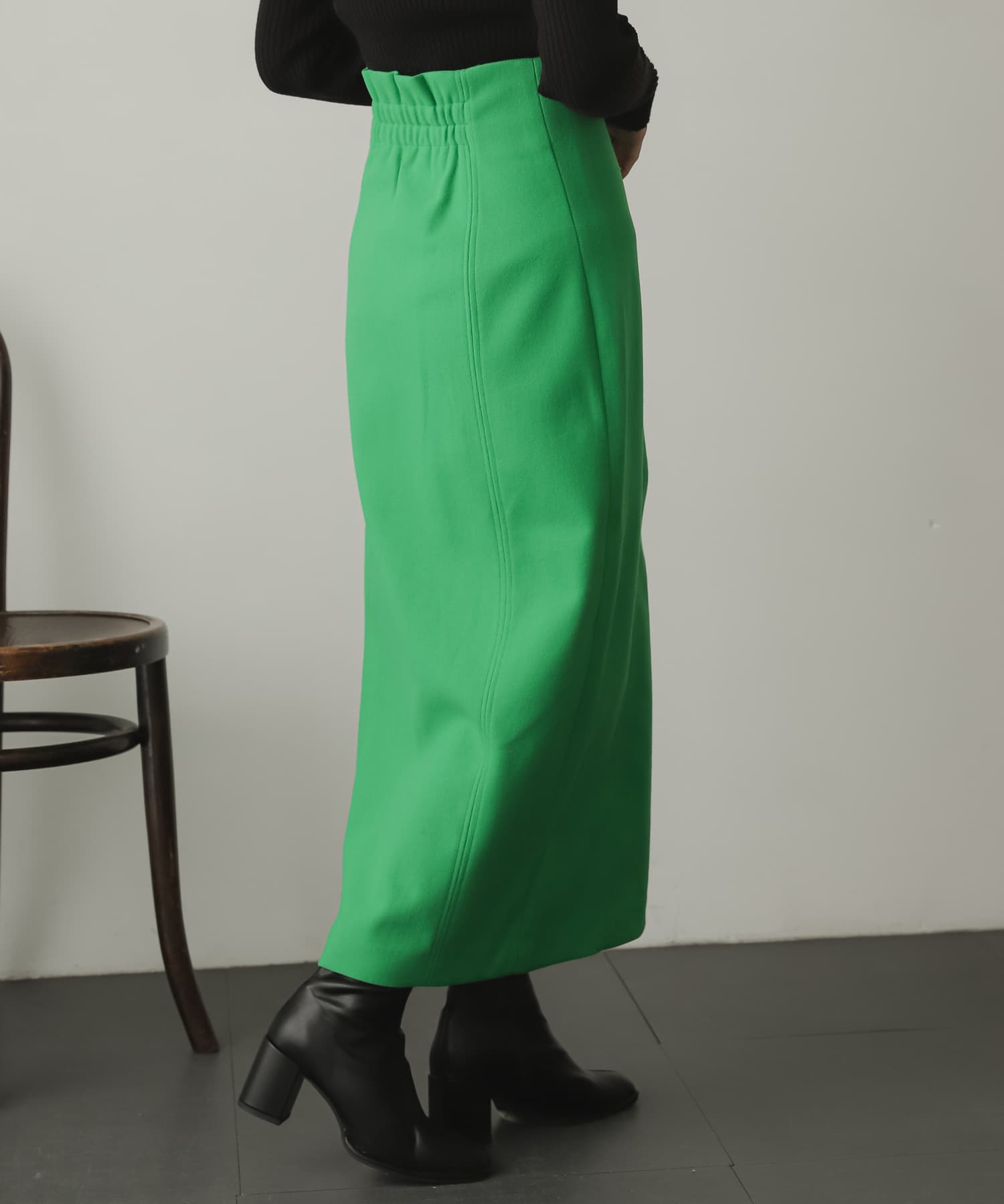 GREEN