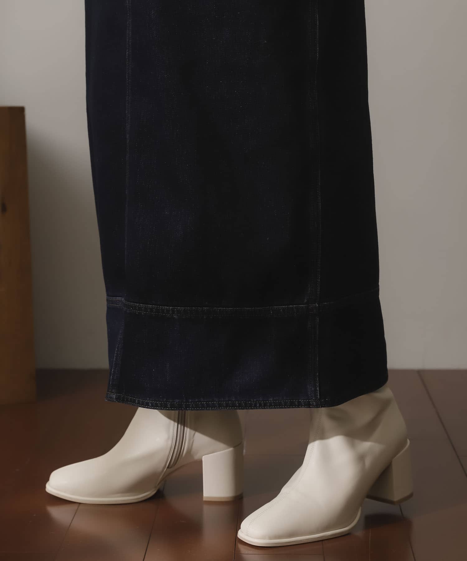 スクエアトウセンターシームストレッチブーツ IVORY S