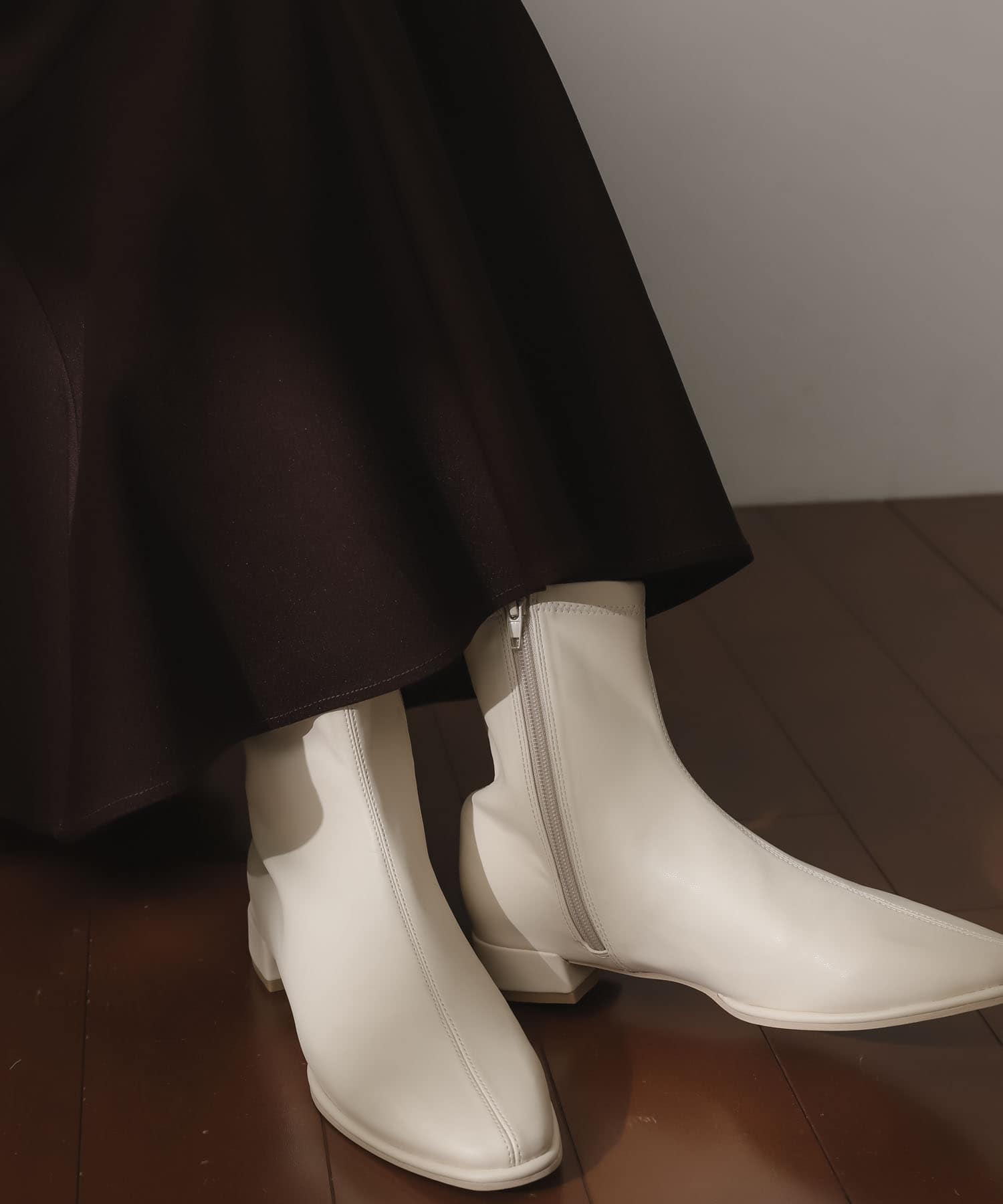 スクエアトウセンターシームストレッチローブーツ IVORY S