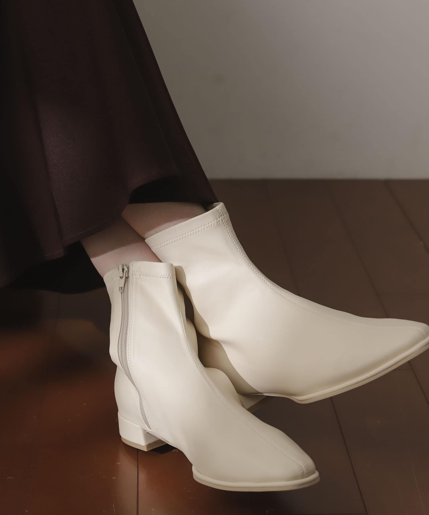 スクエアトウセンターシームストレッチローブーツ IVORY S