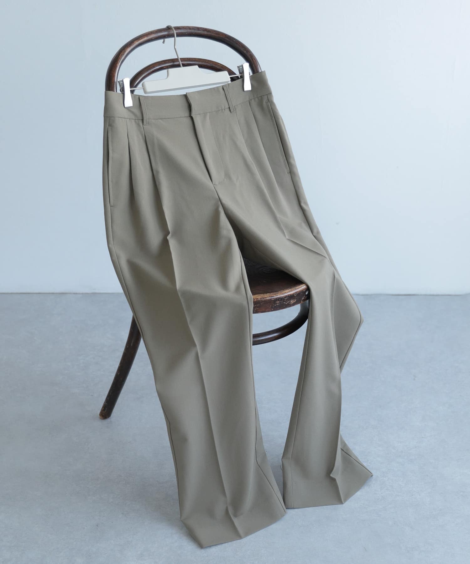 KHAKI