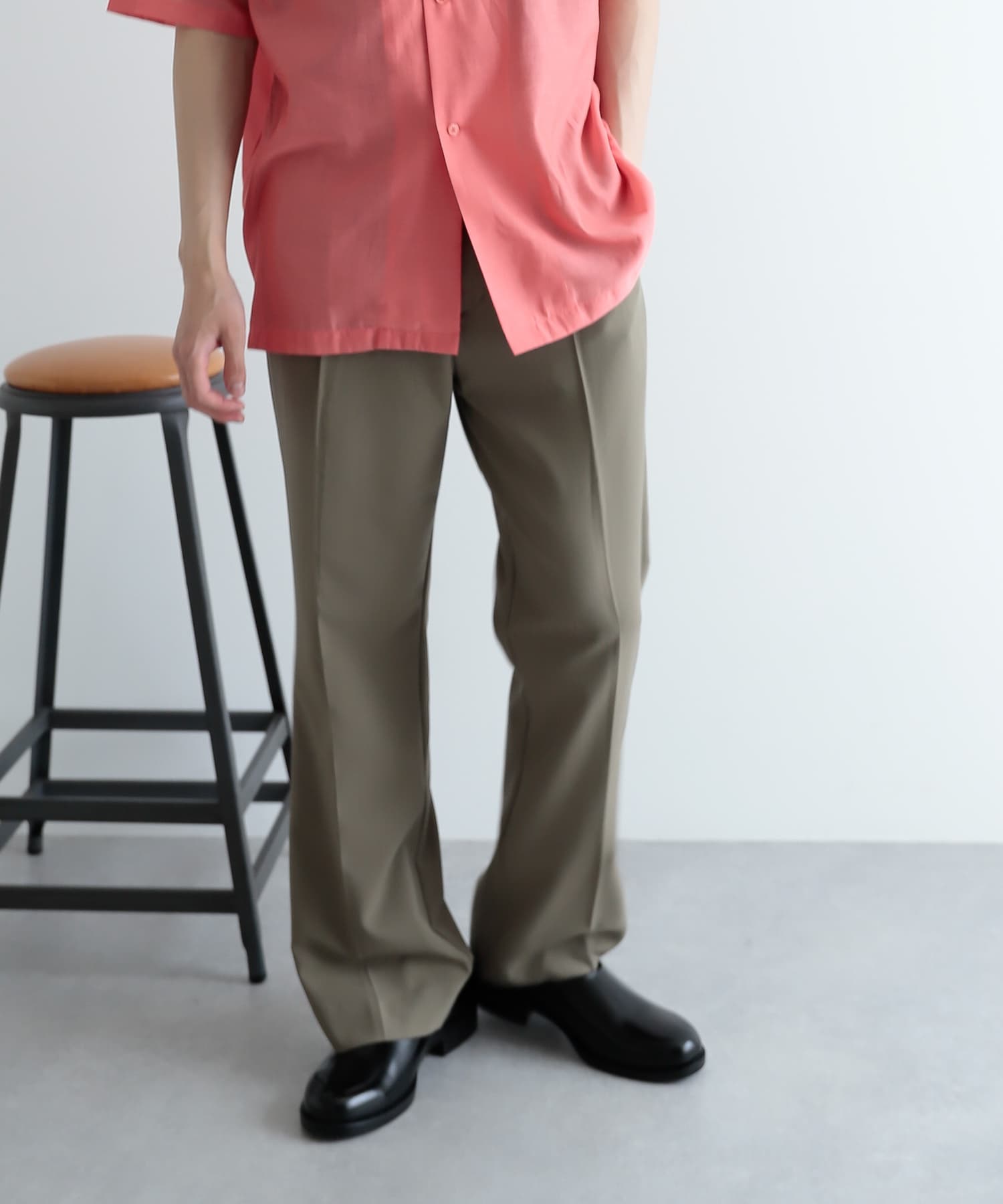 KHAKI