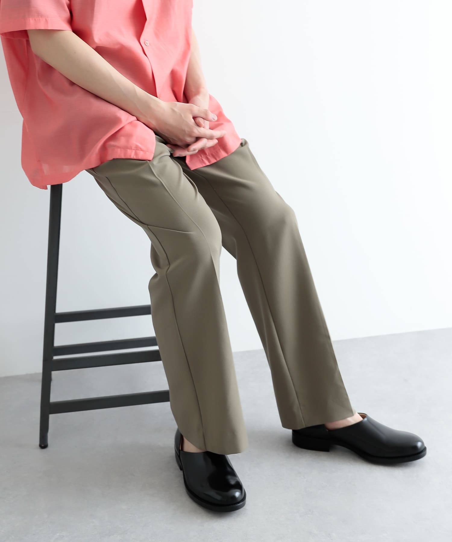 KHAKI