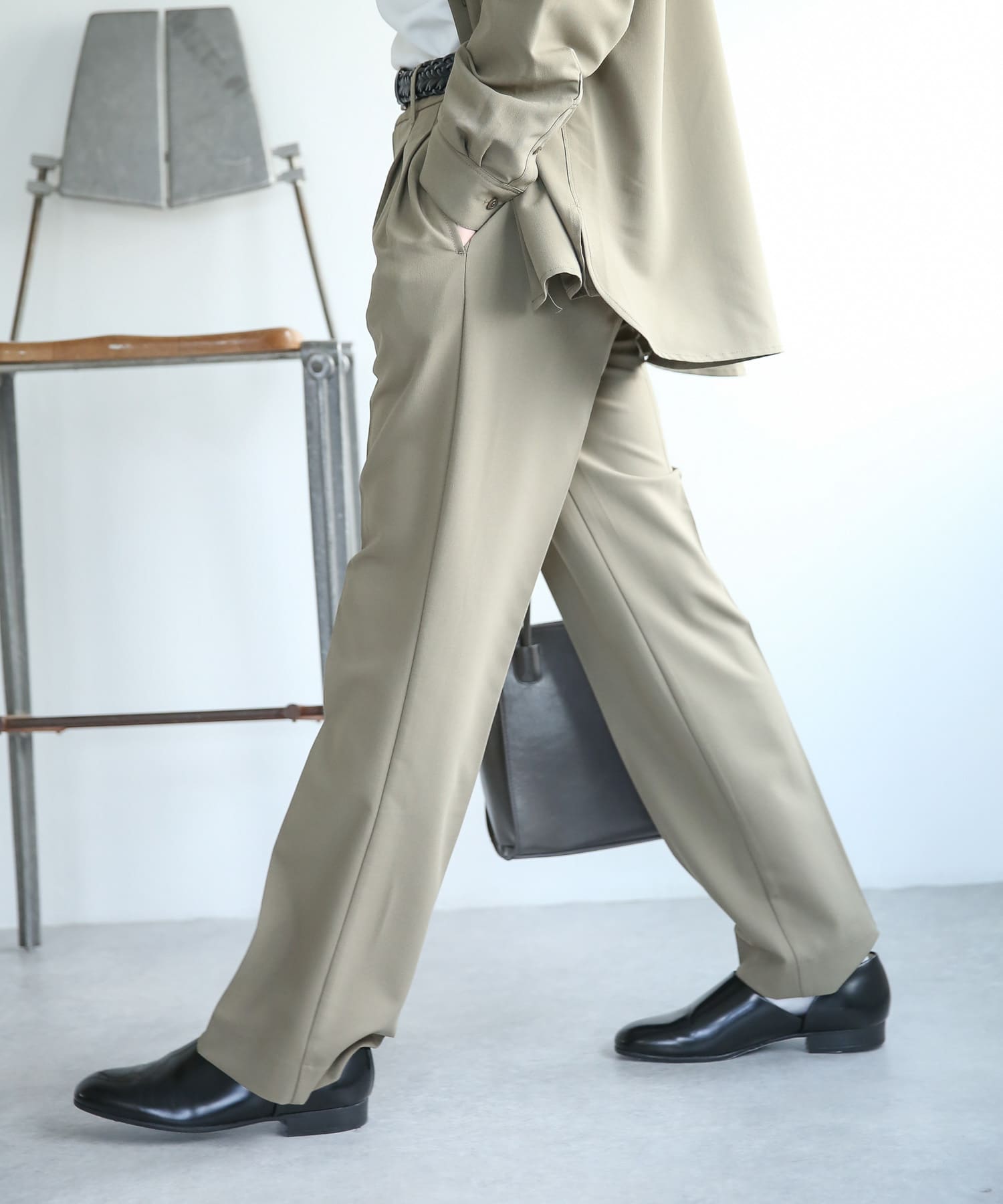 KHAKI