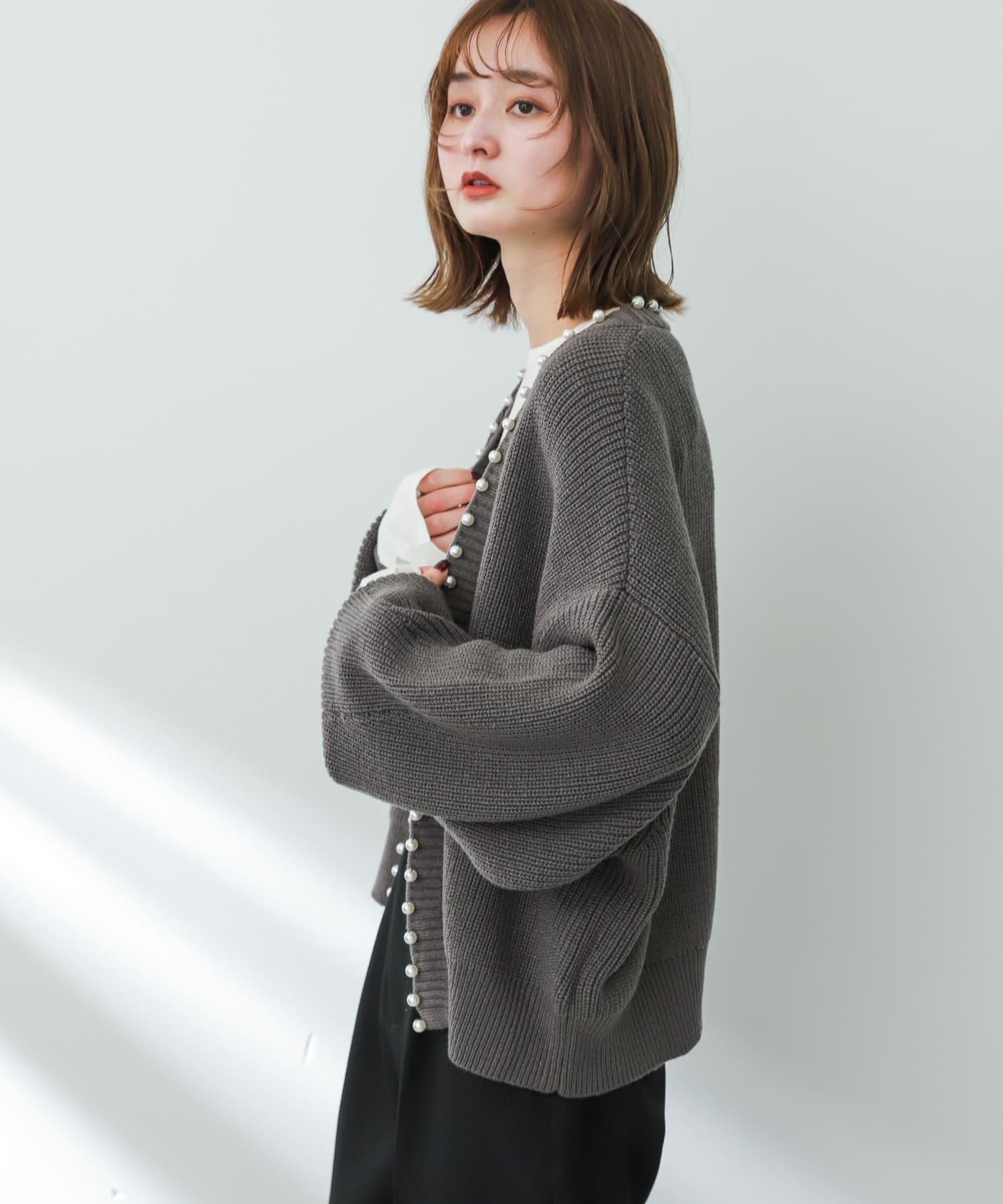 GRAY