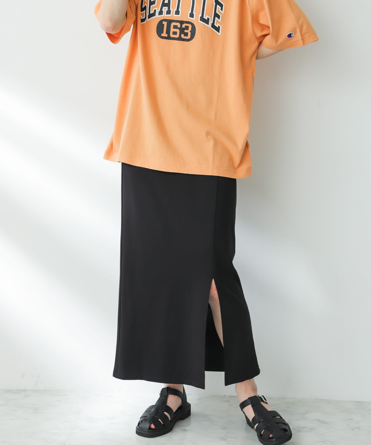 スリットペンシルスカート