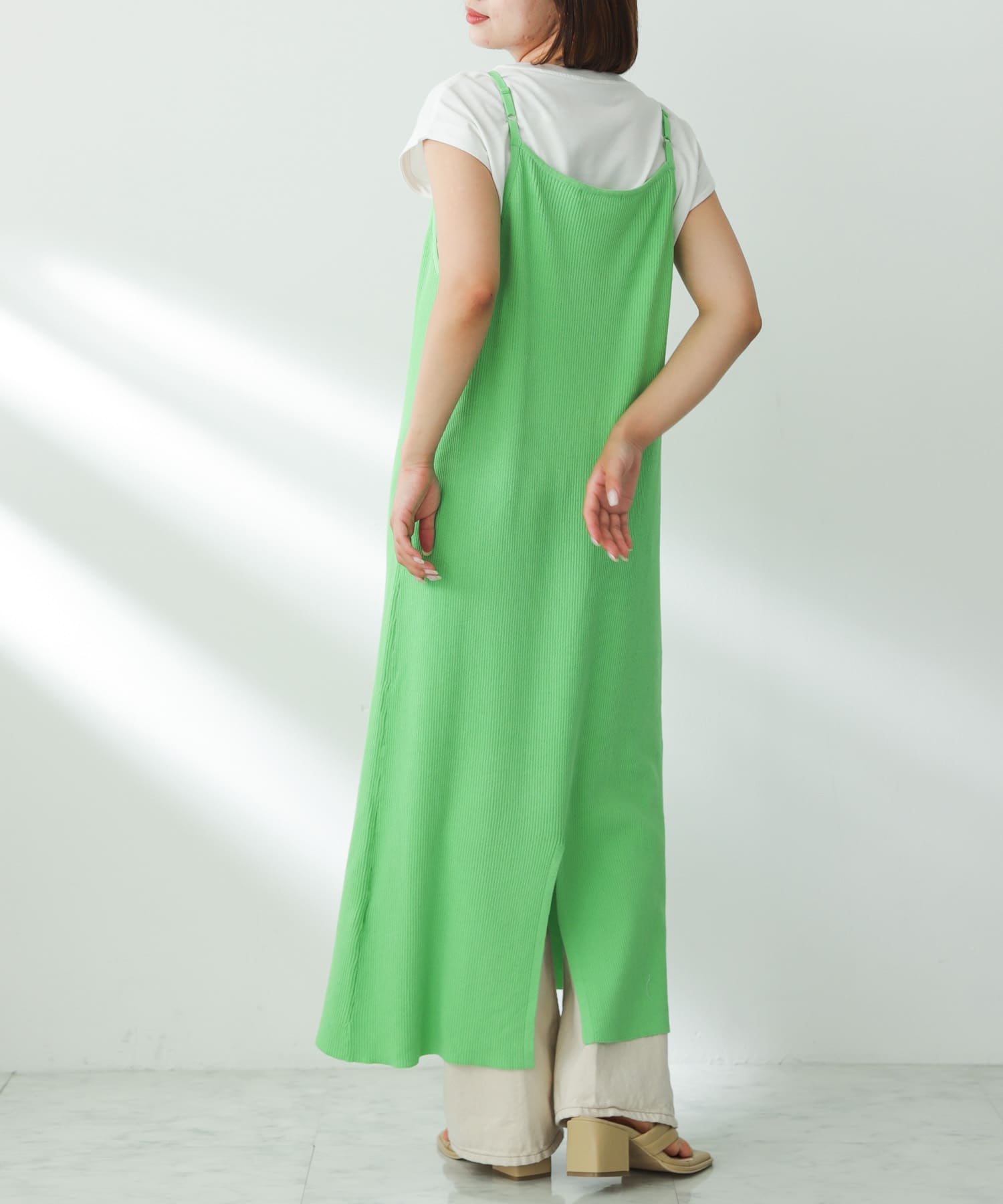 GREEN
