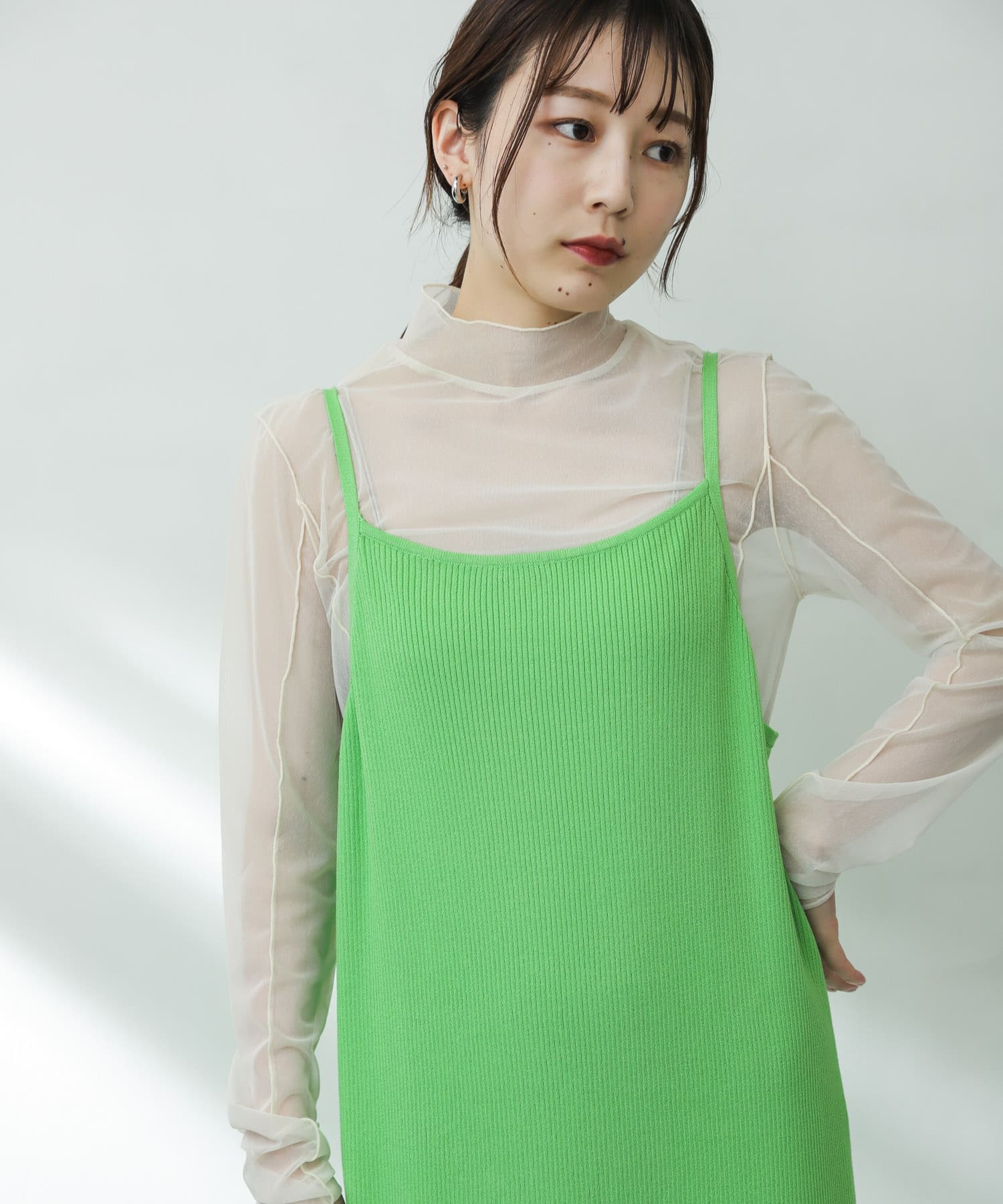GREEN