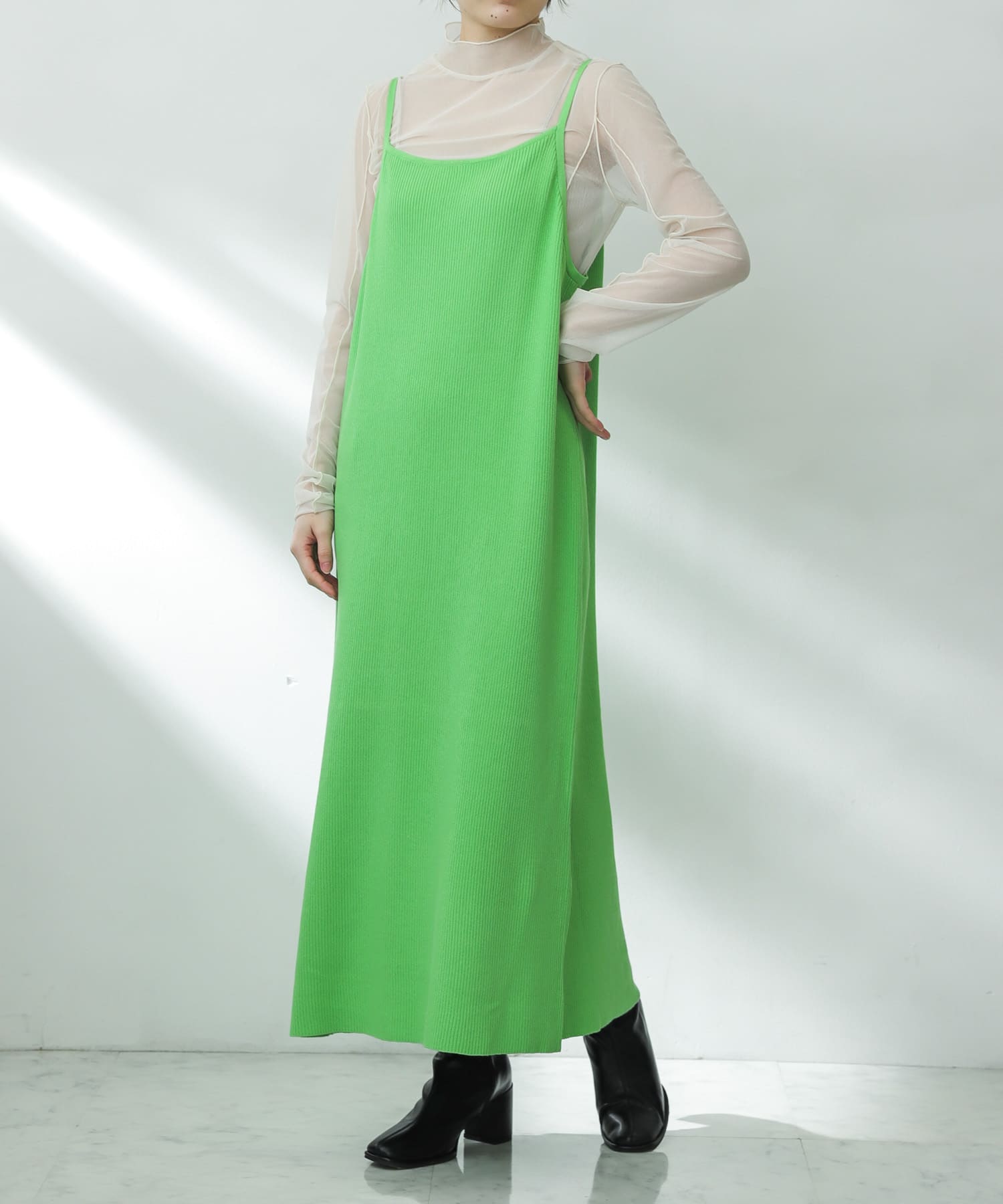 GREEN