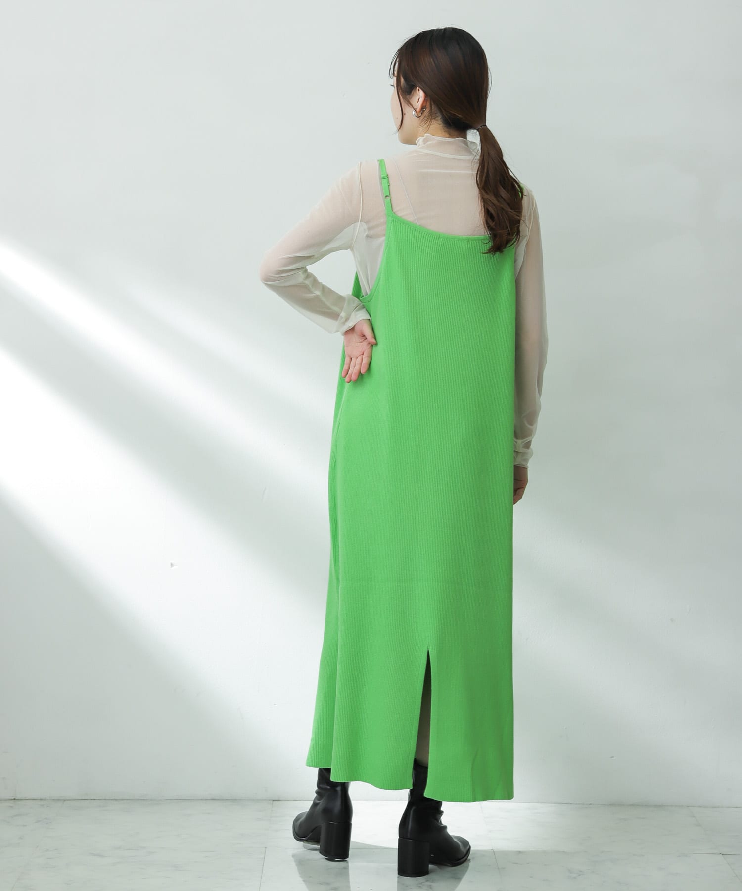 GREEN