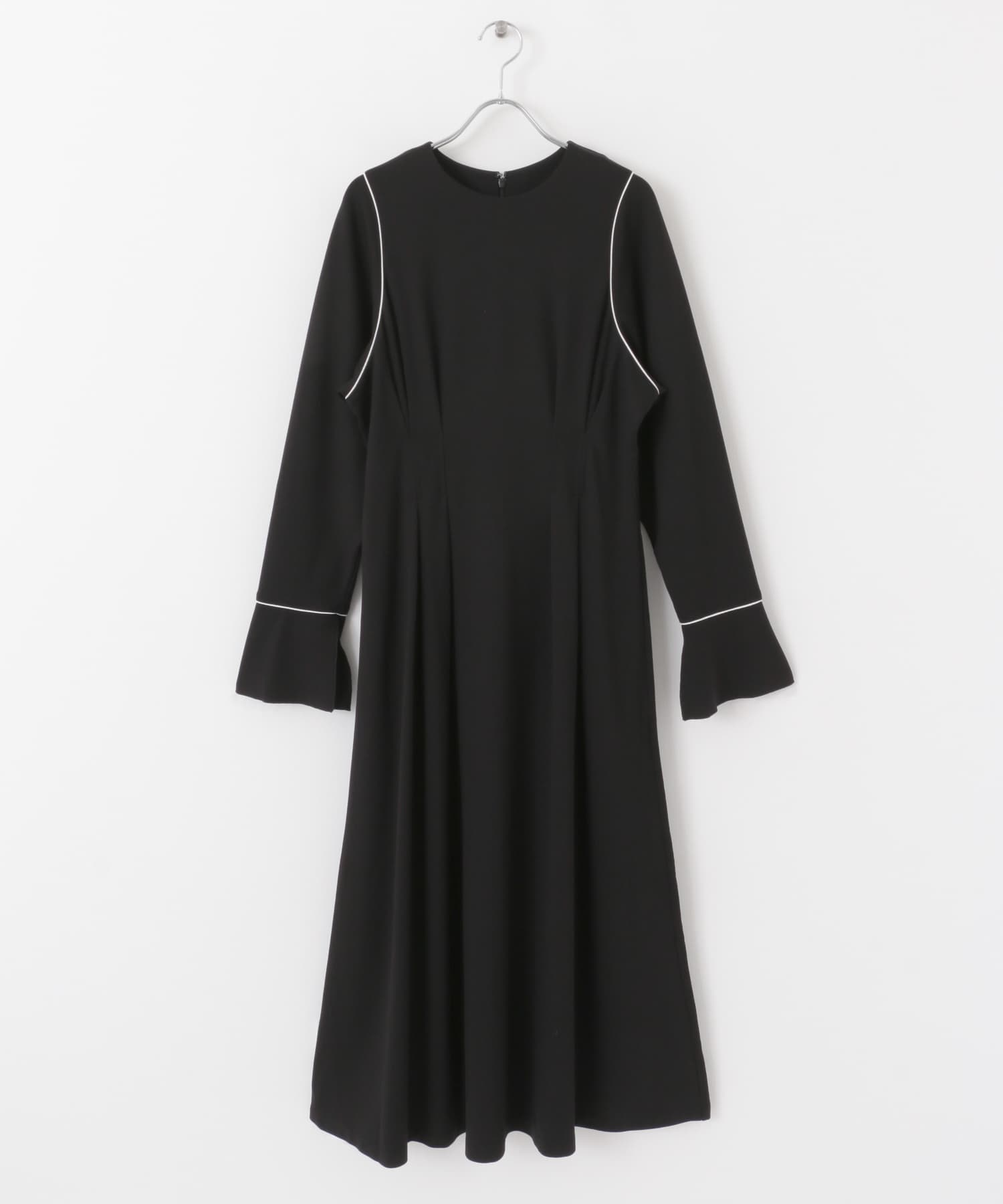 ウエストタックカットワンピース BLACK one